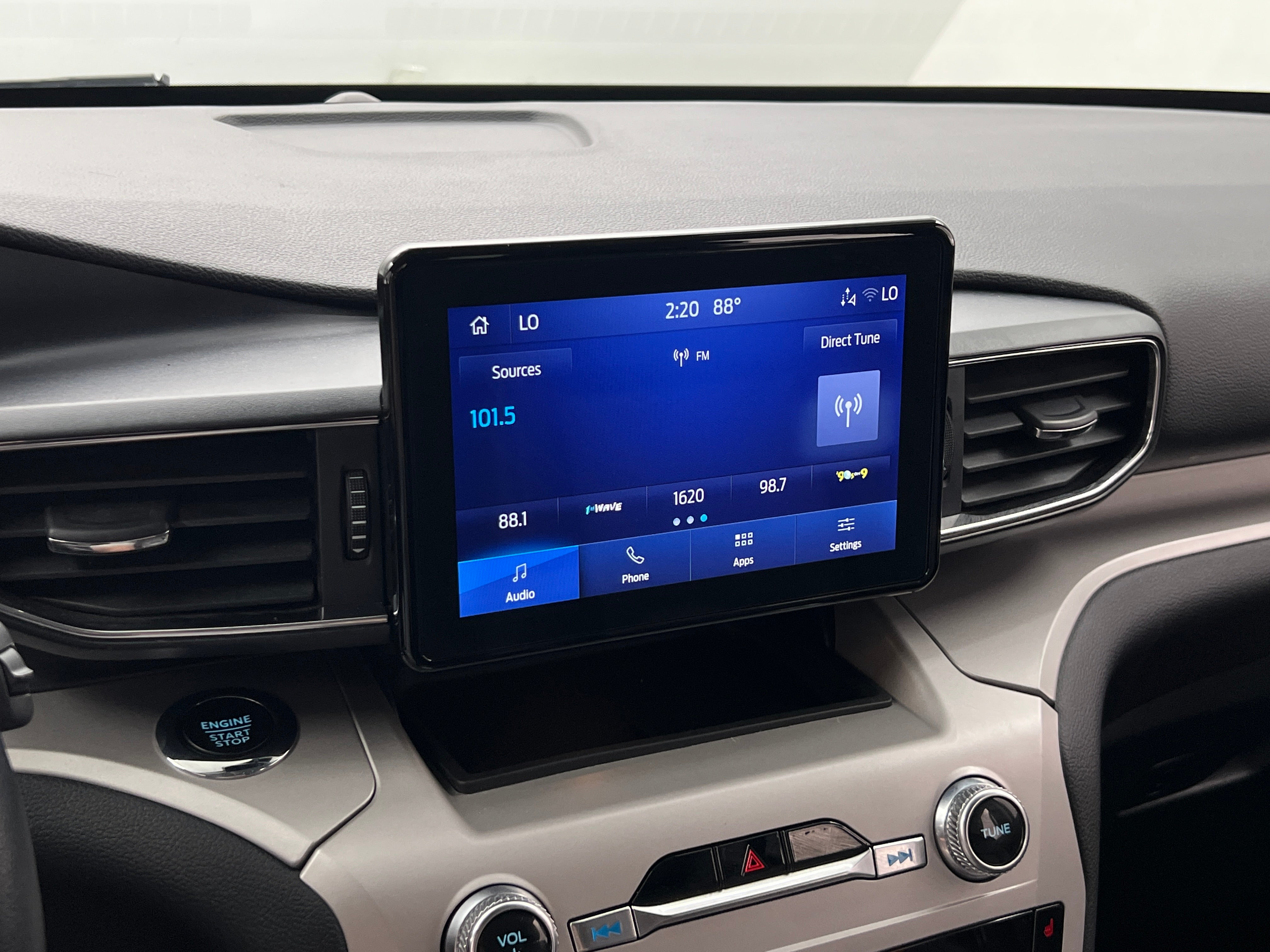 2024 Ford Explorer XLT 4
