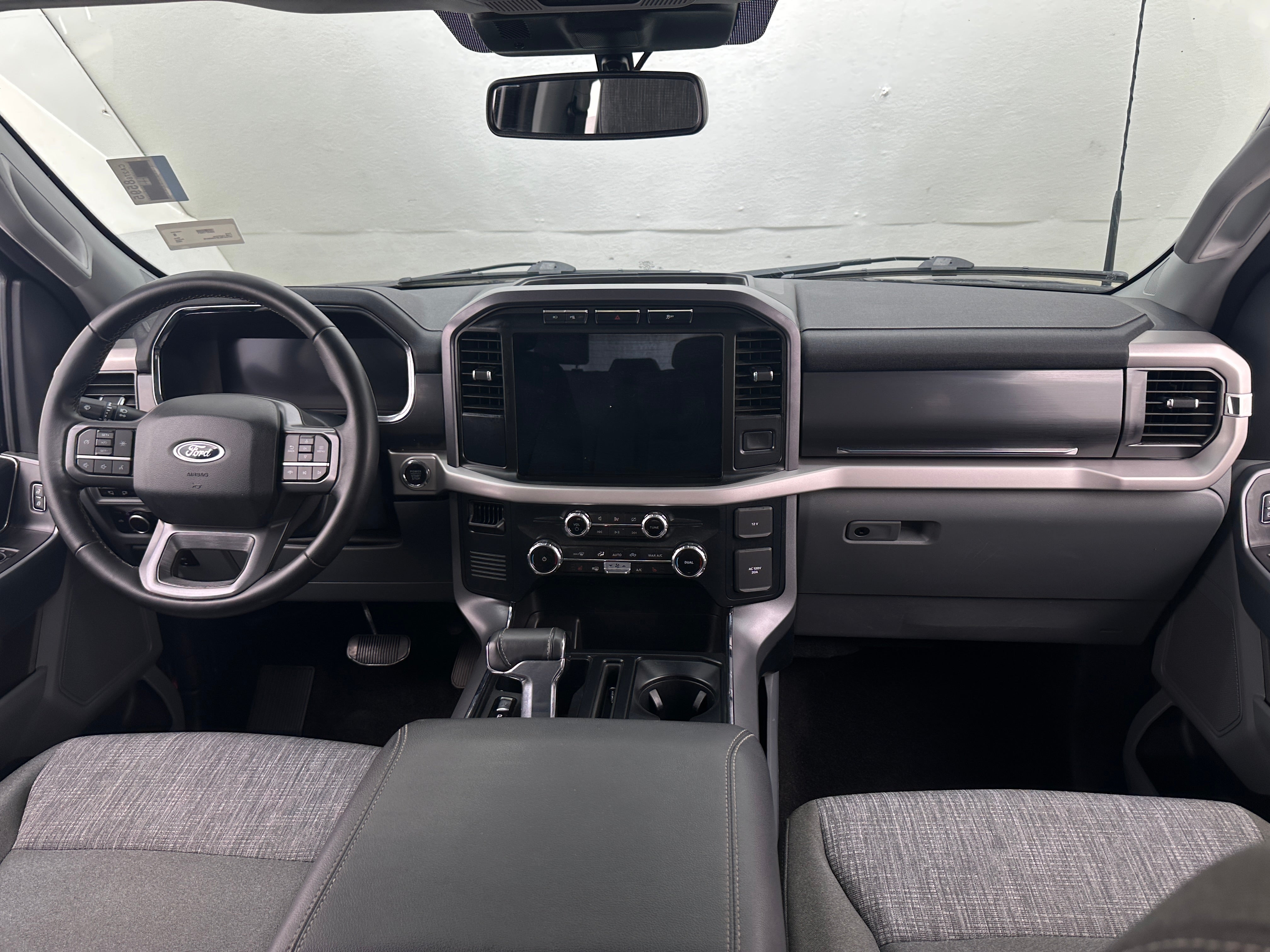 2023 Ford F-150 Lightning XLT 3