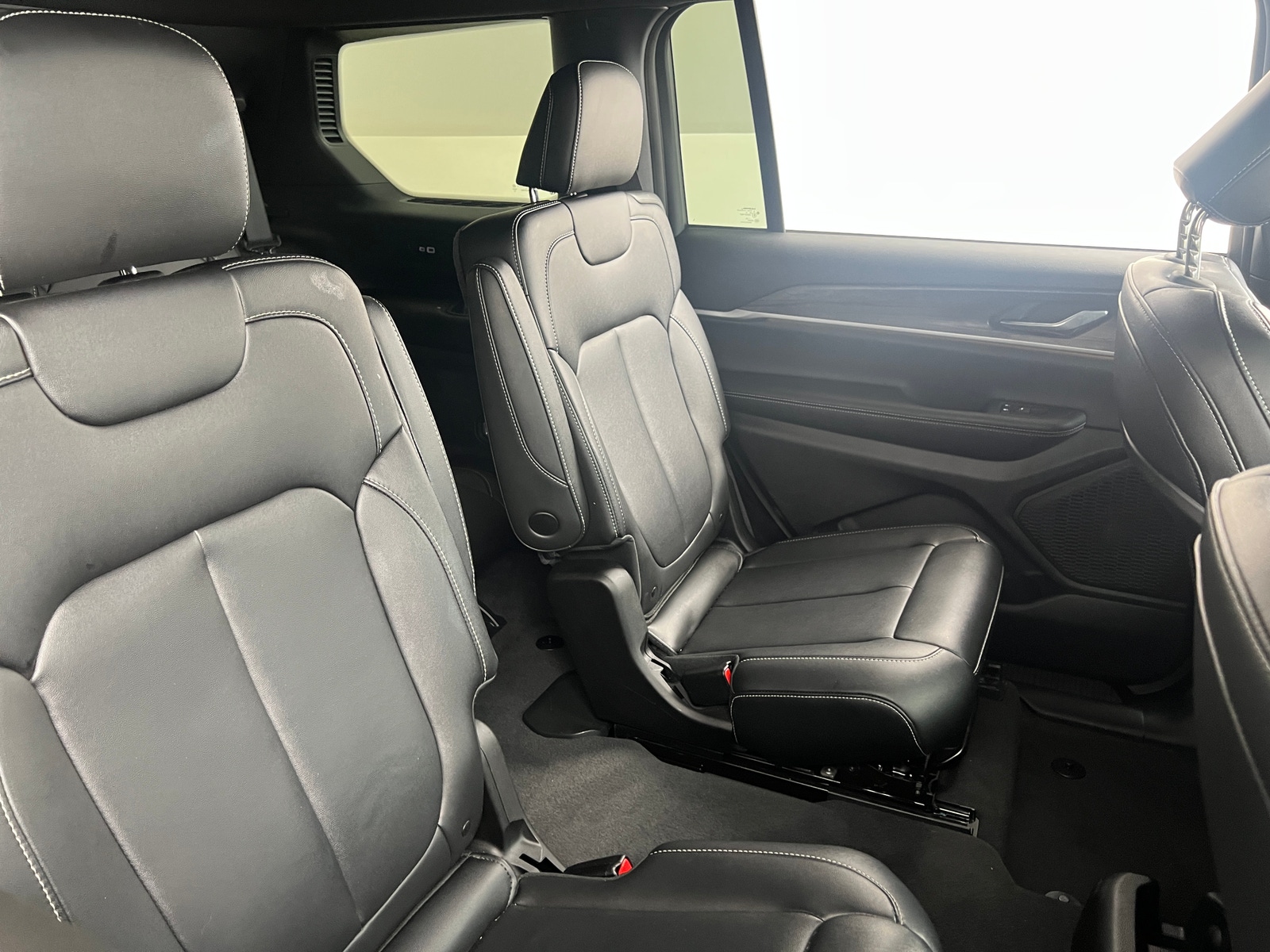 Thumbnail: 2024 Jeep Grand Cherokee L - 5
