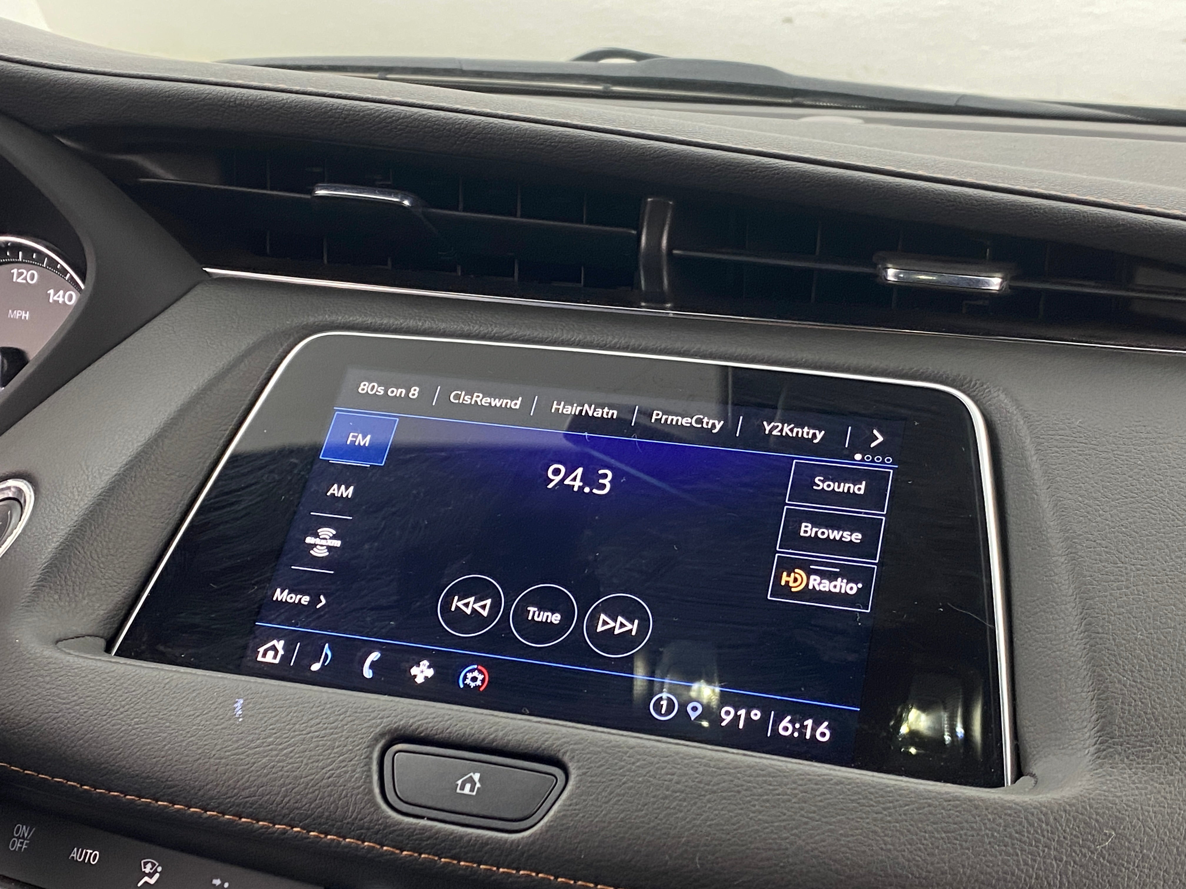 2023 Cadillac XT4 Sport 4