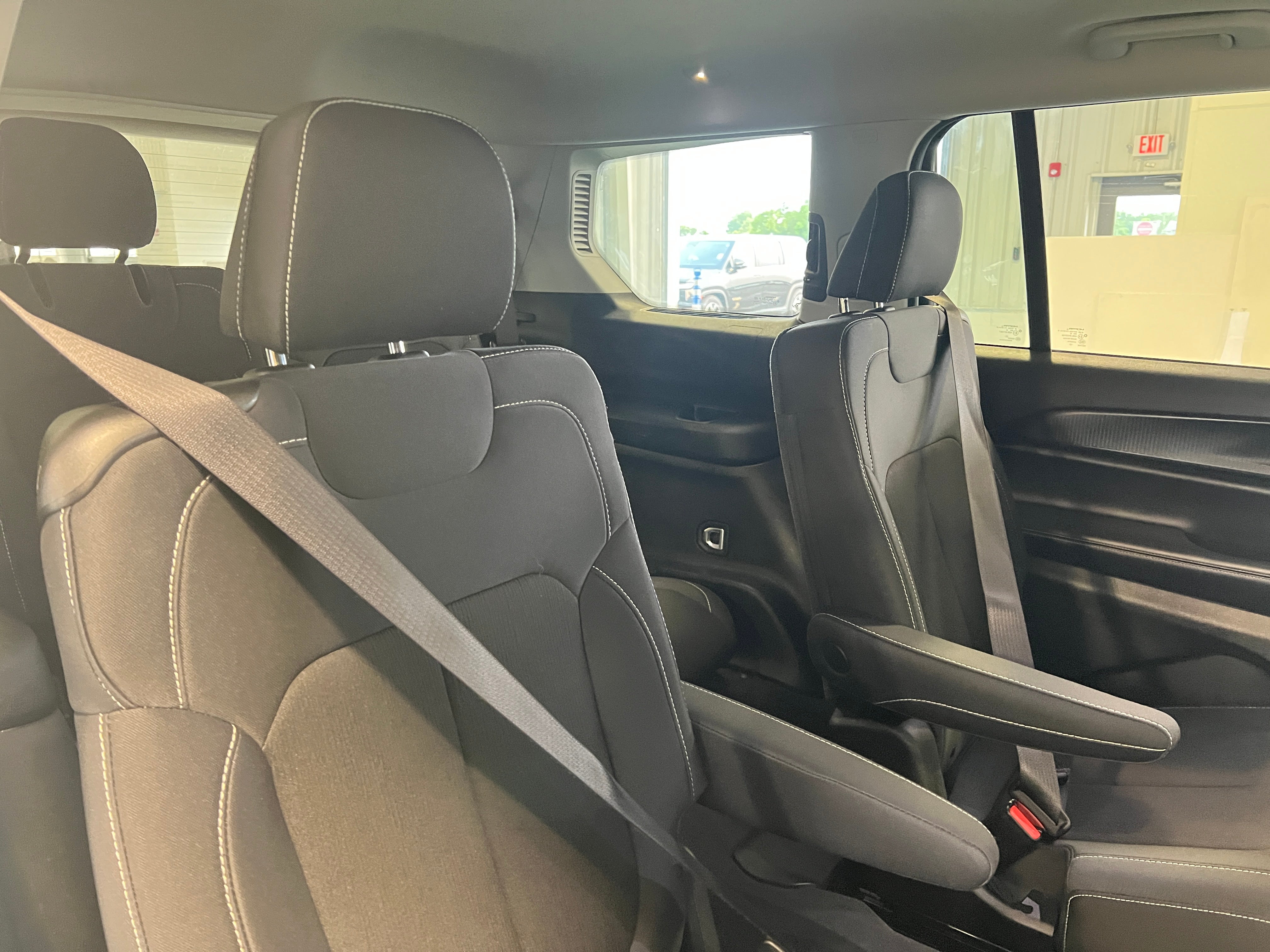 2023 Jeep Grand Cherokee L Laredo 6