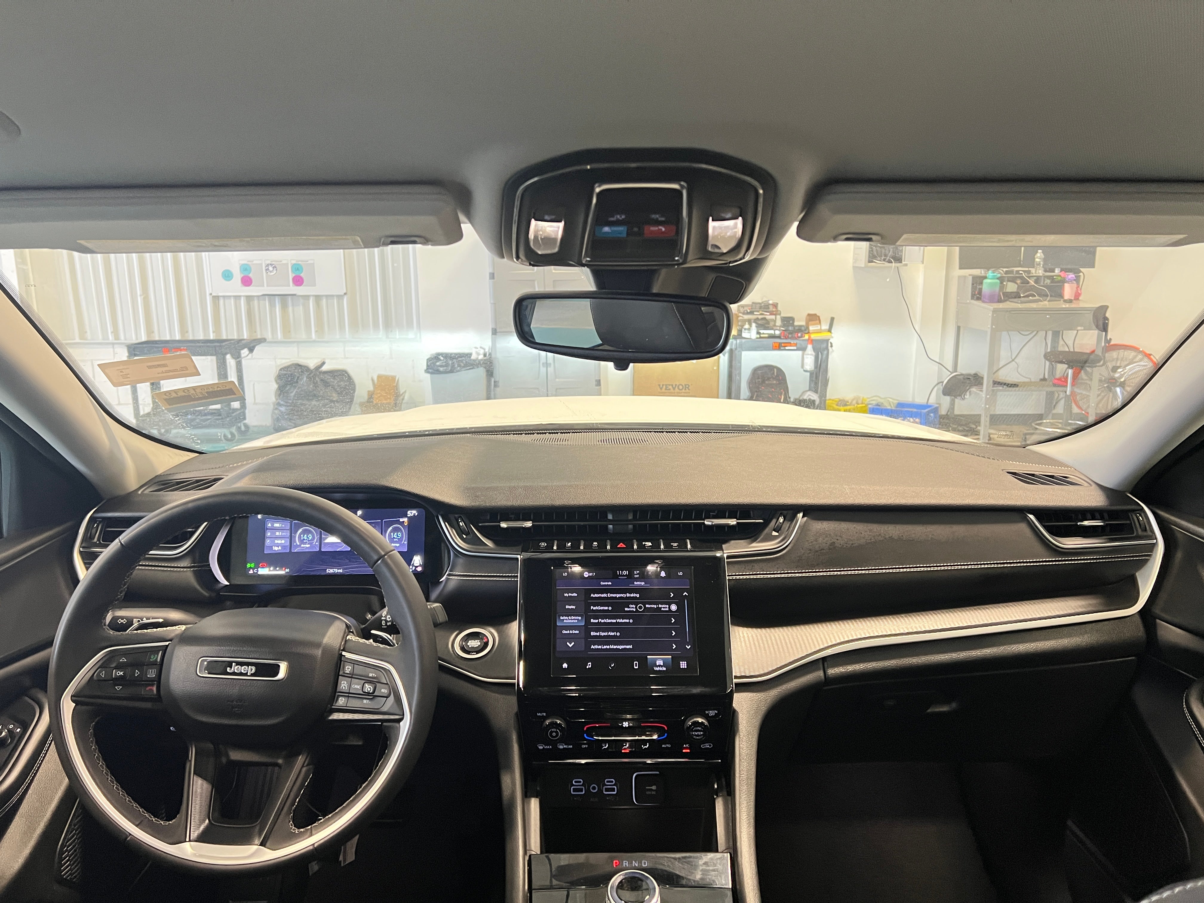 2023 Jeep Grand Cherokee L Laredo 3
