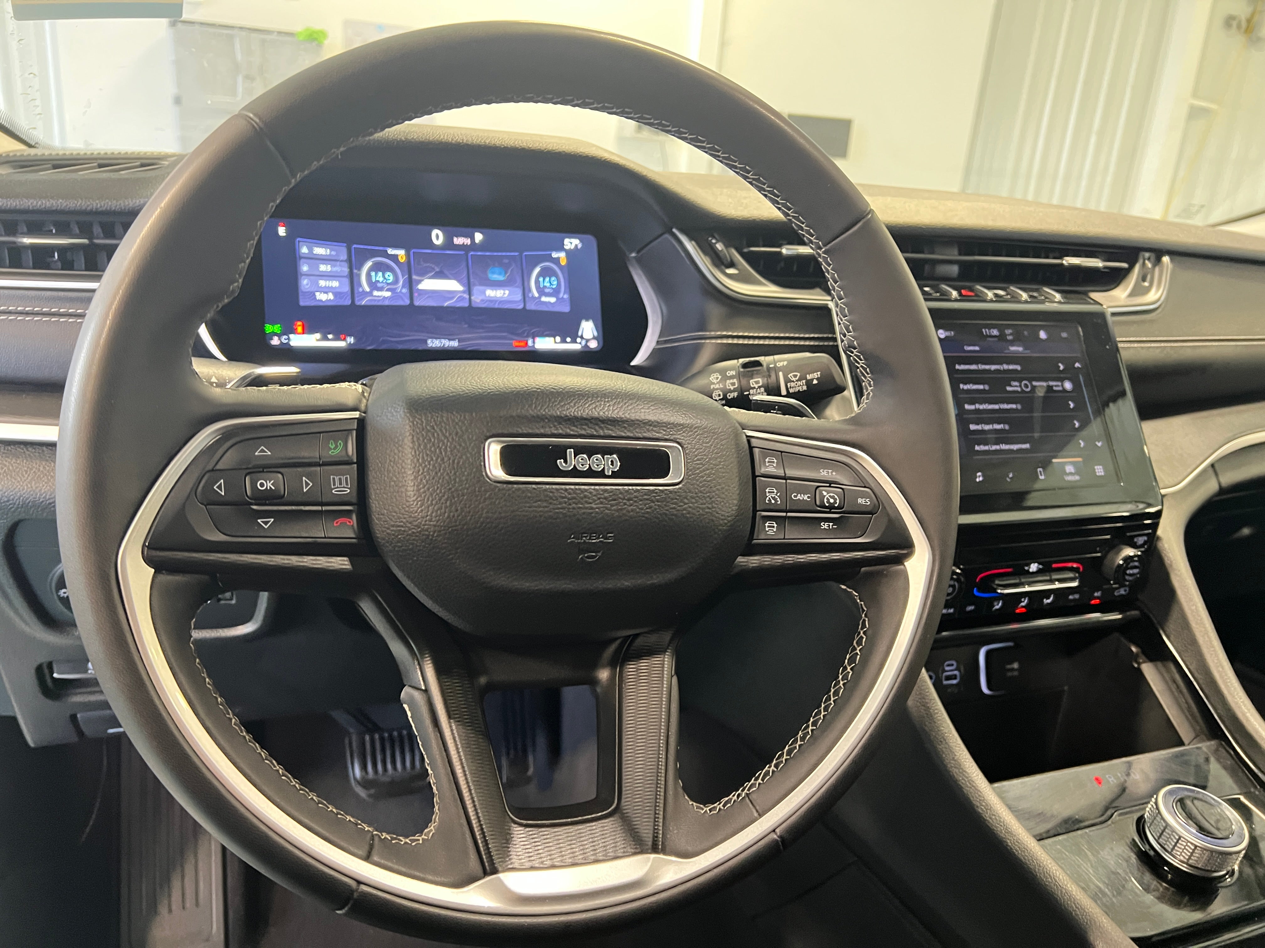 2023 Jeep Grand Cherokee L Laredo 5