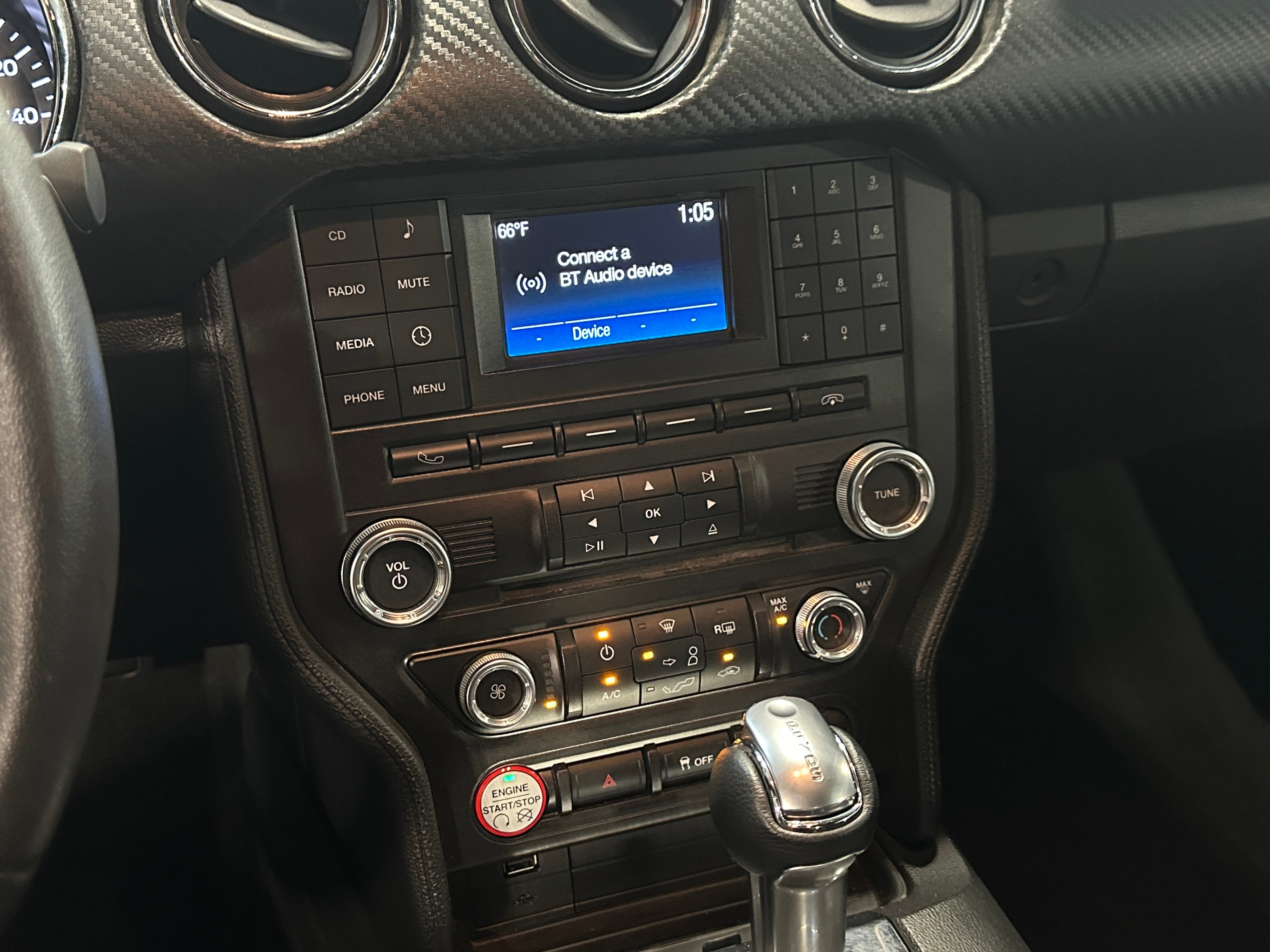 2017 Ford Mustang V6 4