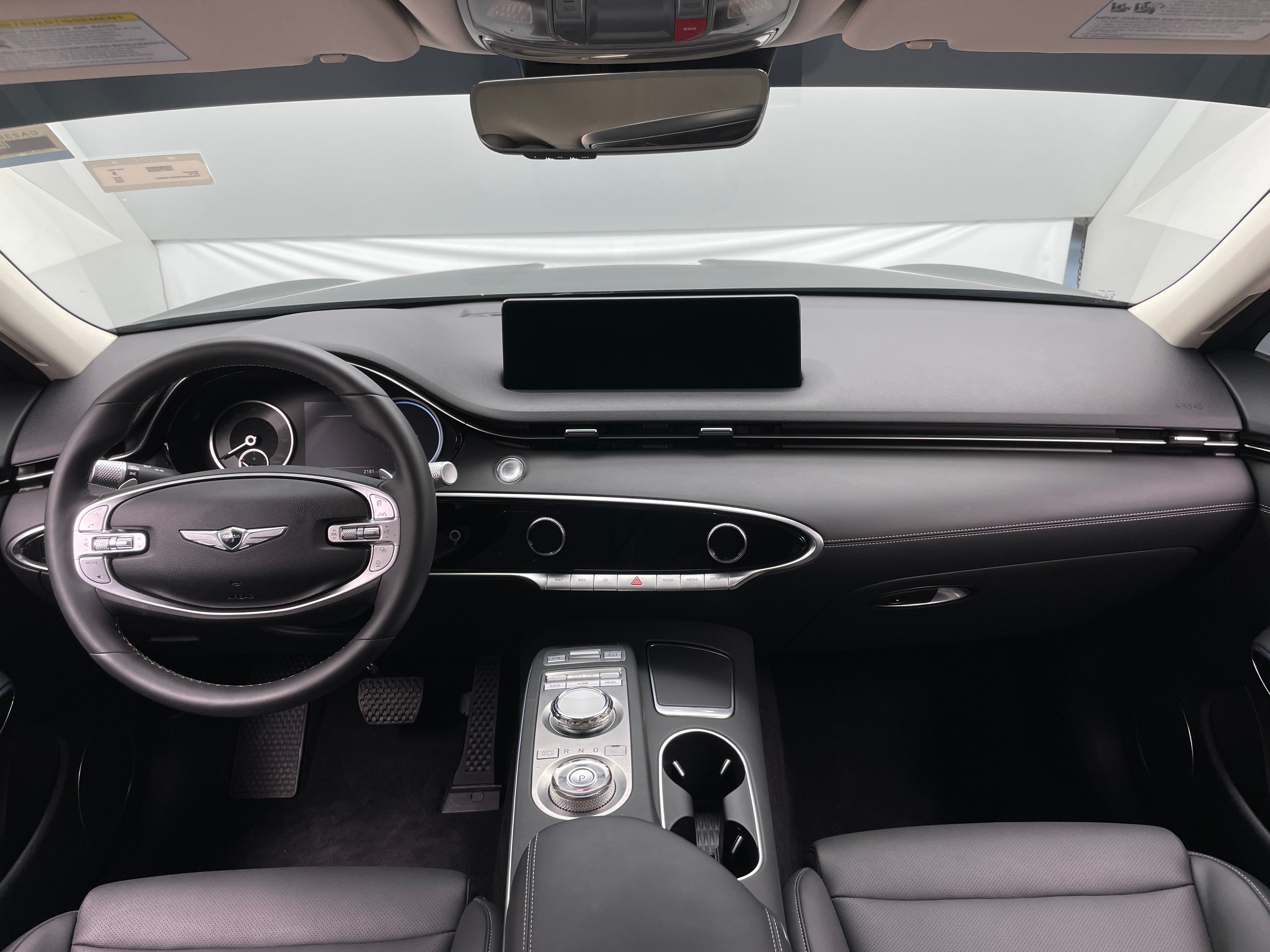 2025 Genesis GV70 Standard 2