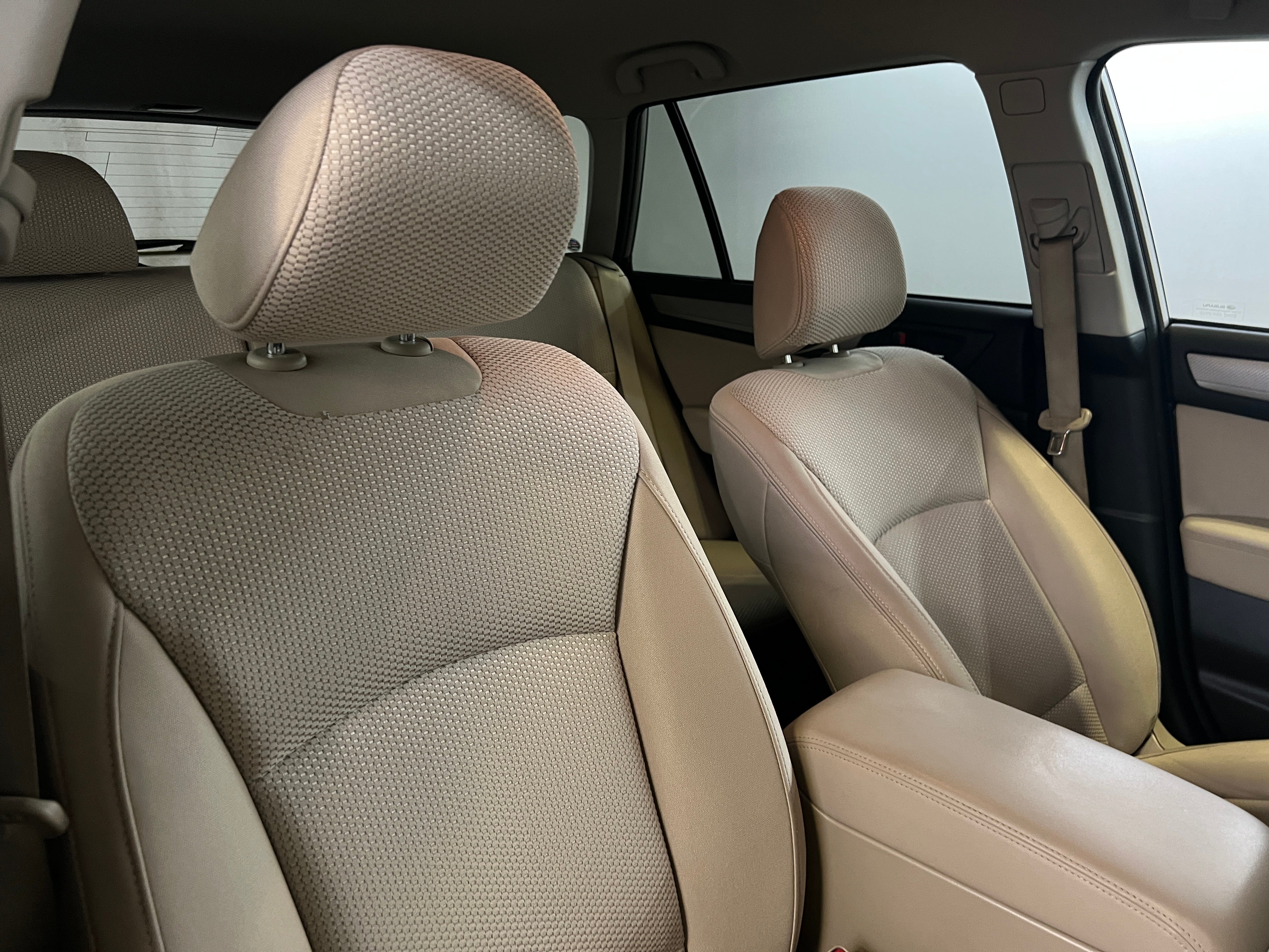 2015 Subaru Outback Premium 2