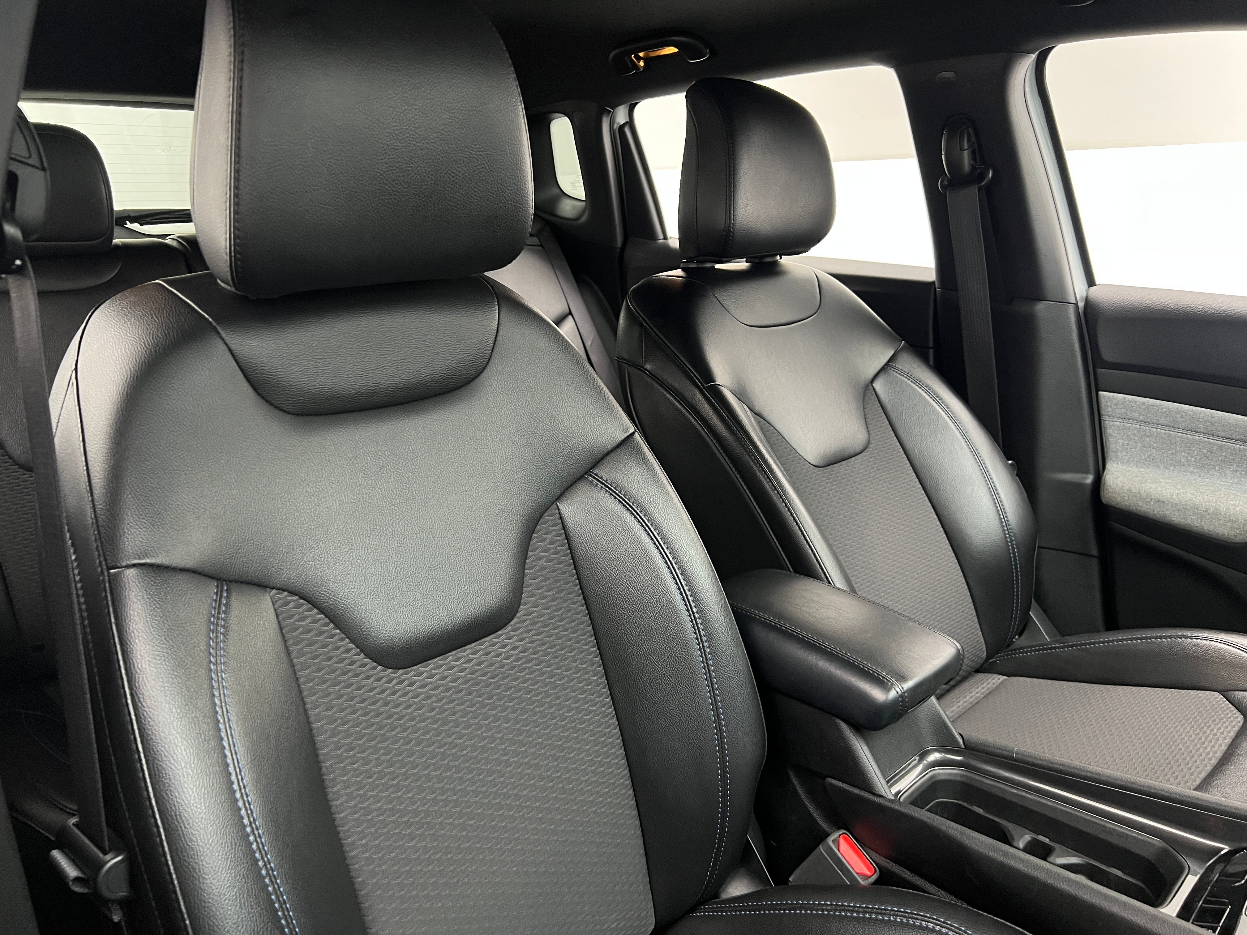 2023 Jeep Compass Latitude 2