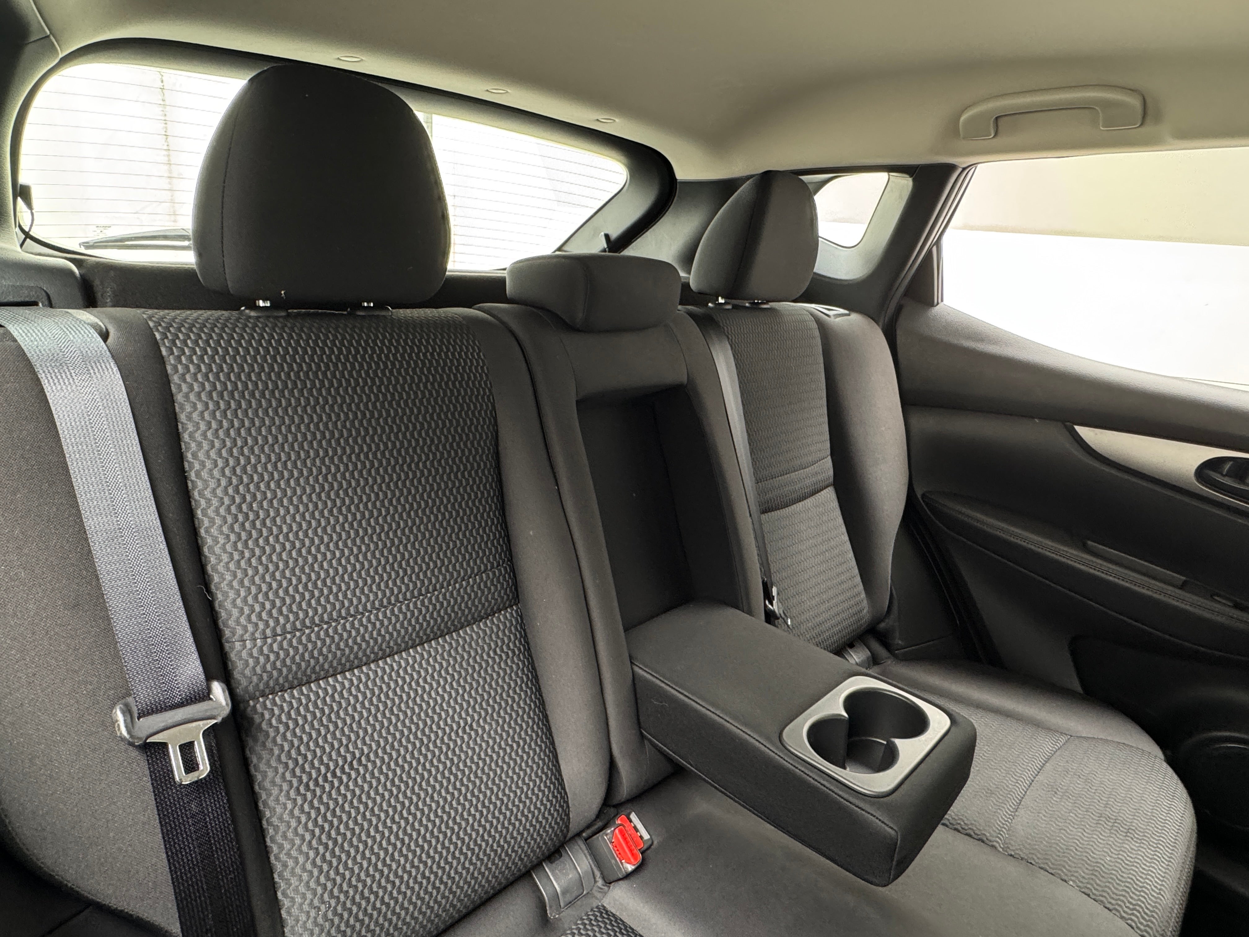 2017 Nissan Rogue Sport S 6