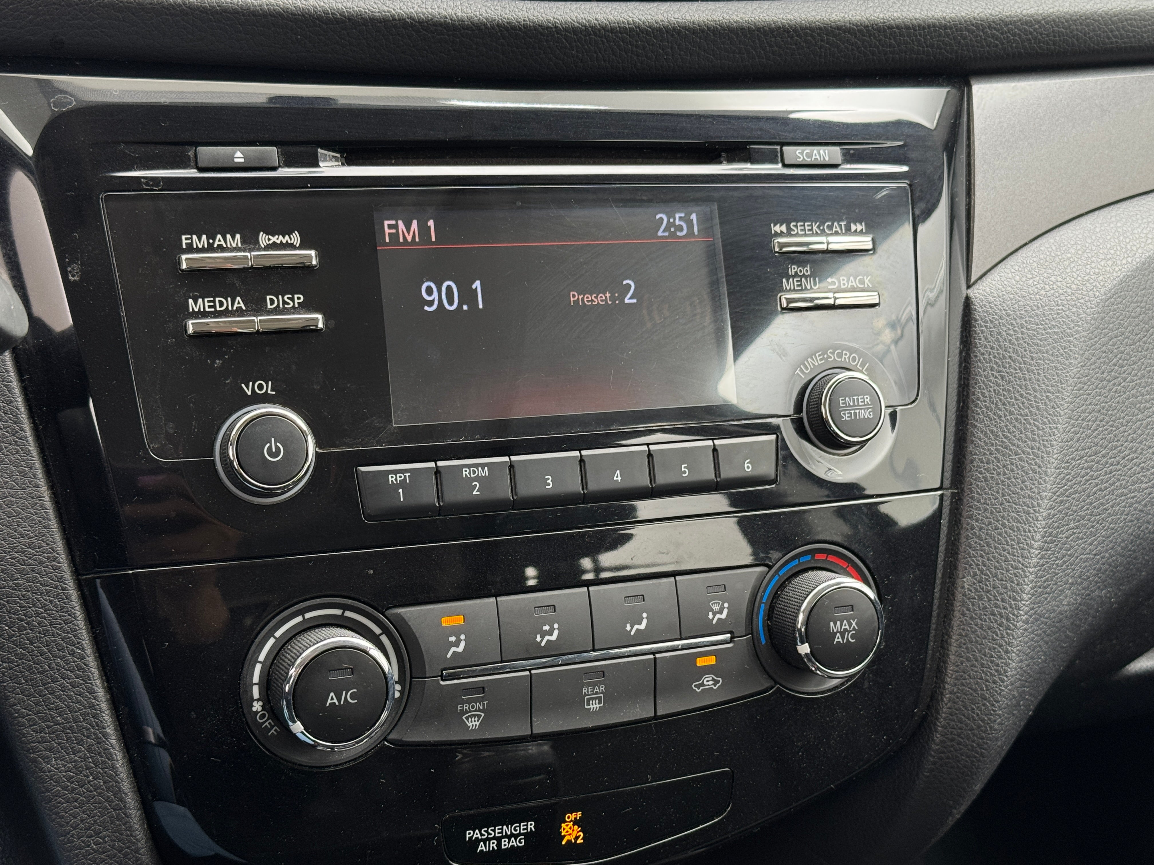 2017 Nissan Rogue Sport S 4