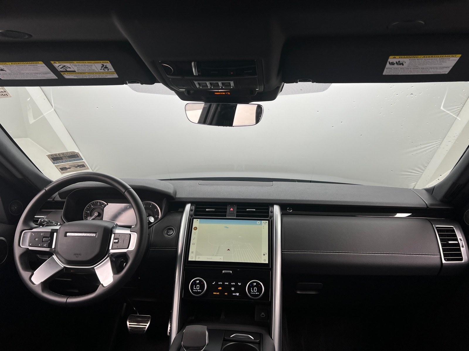 Thumbnail: 2023 Land Rover Discovery - 2