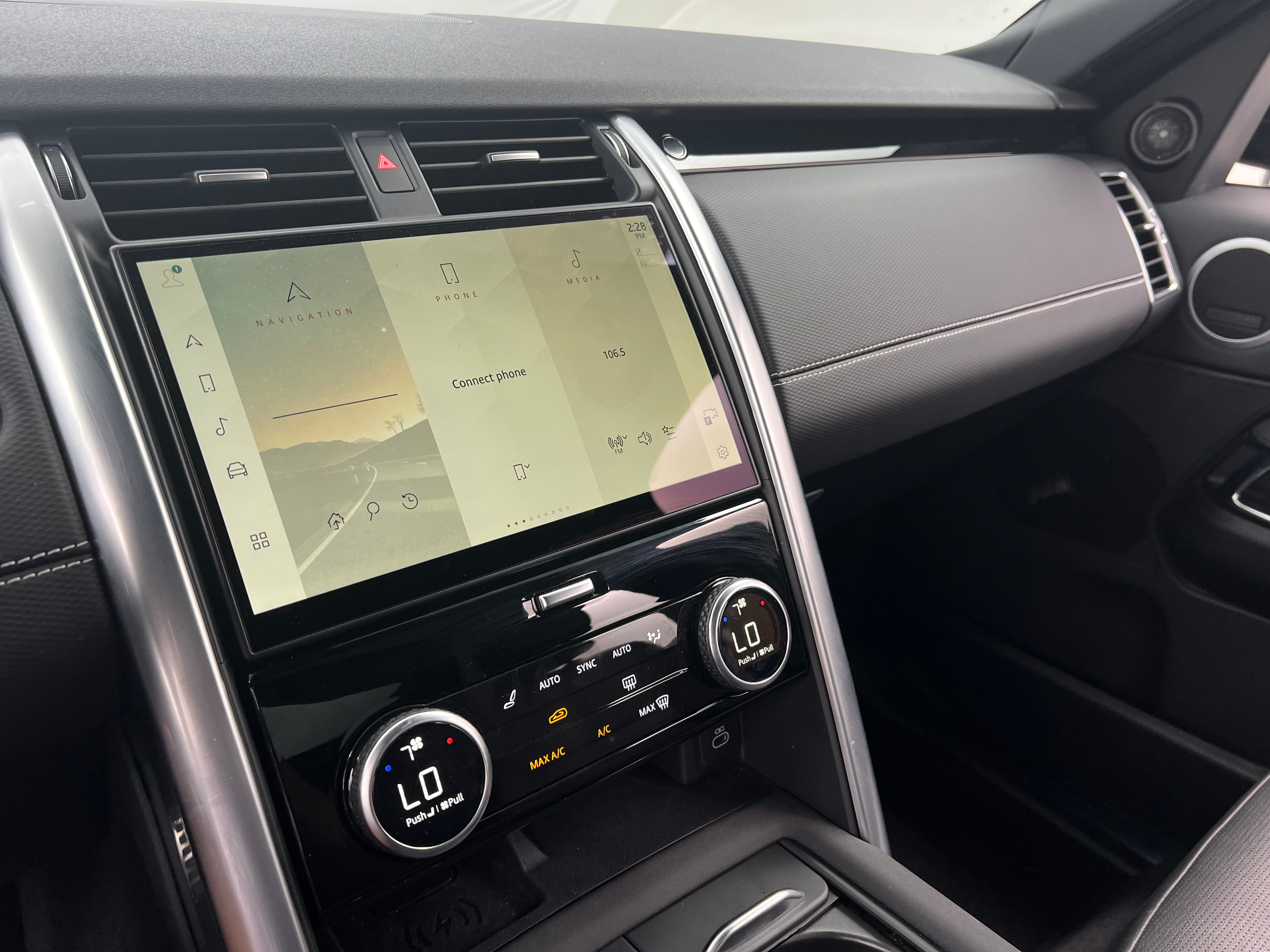 2023 Land Rover Discovery R-Dynamic S 3