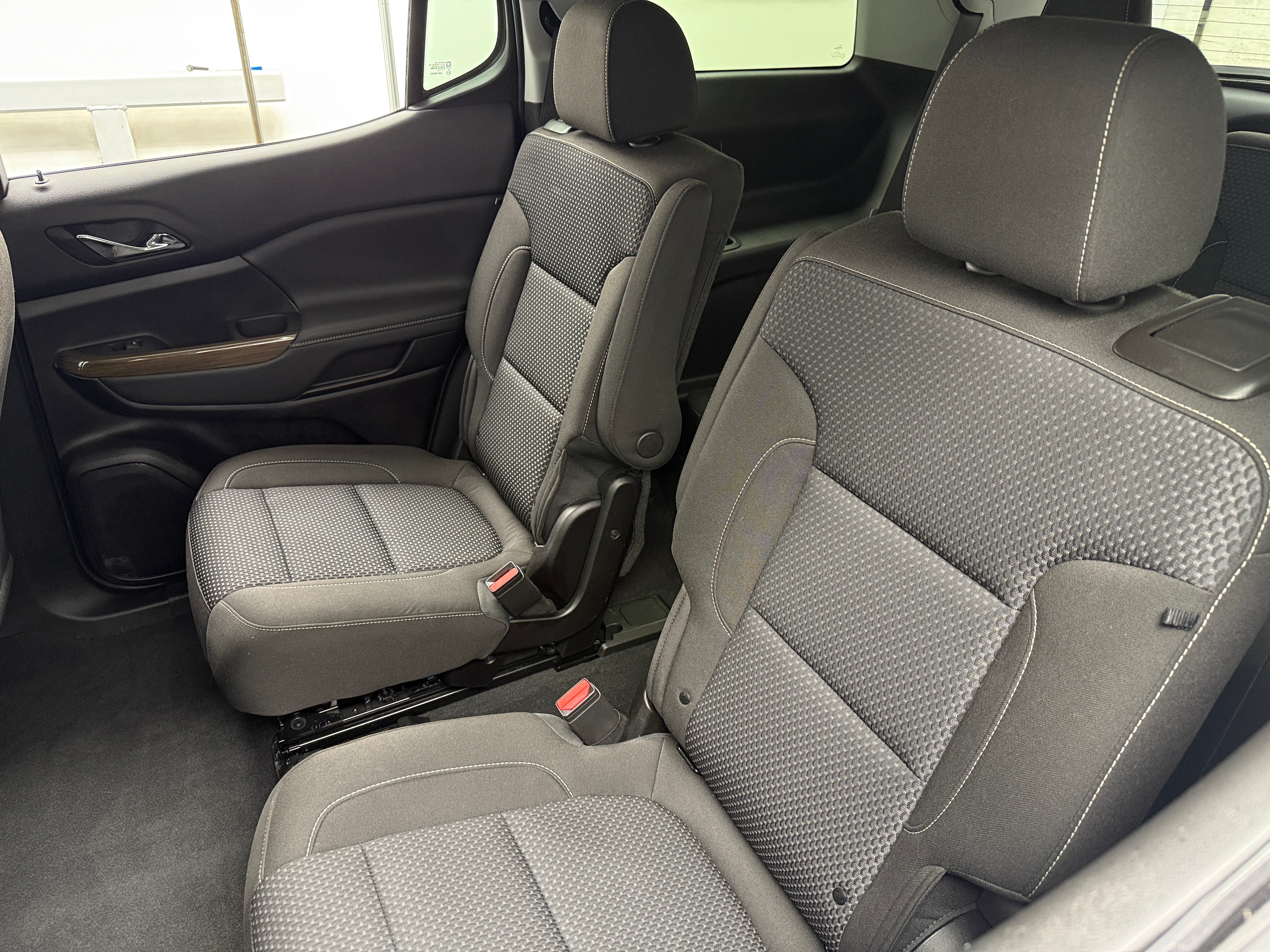 2023 GMC Acadia SLE 6