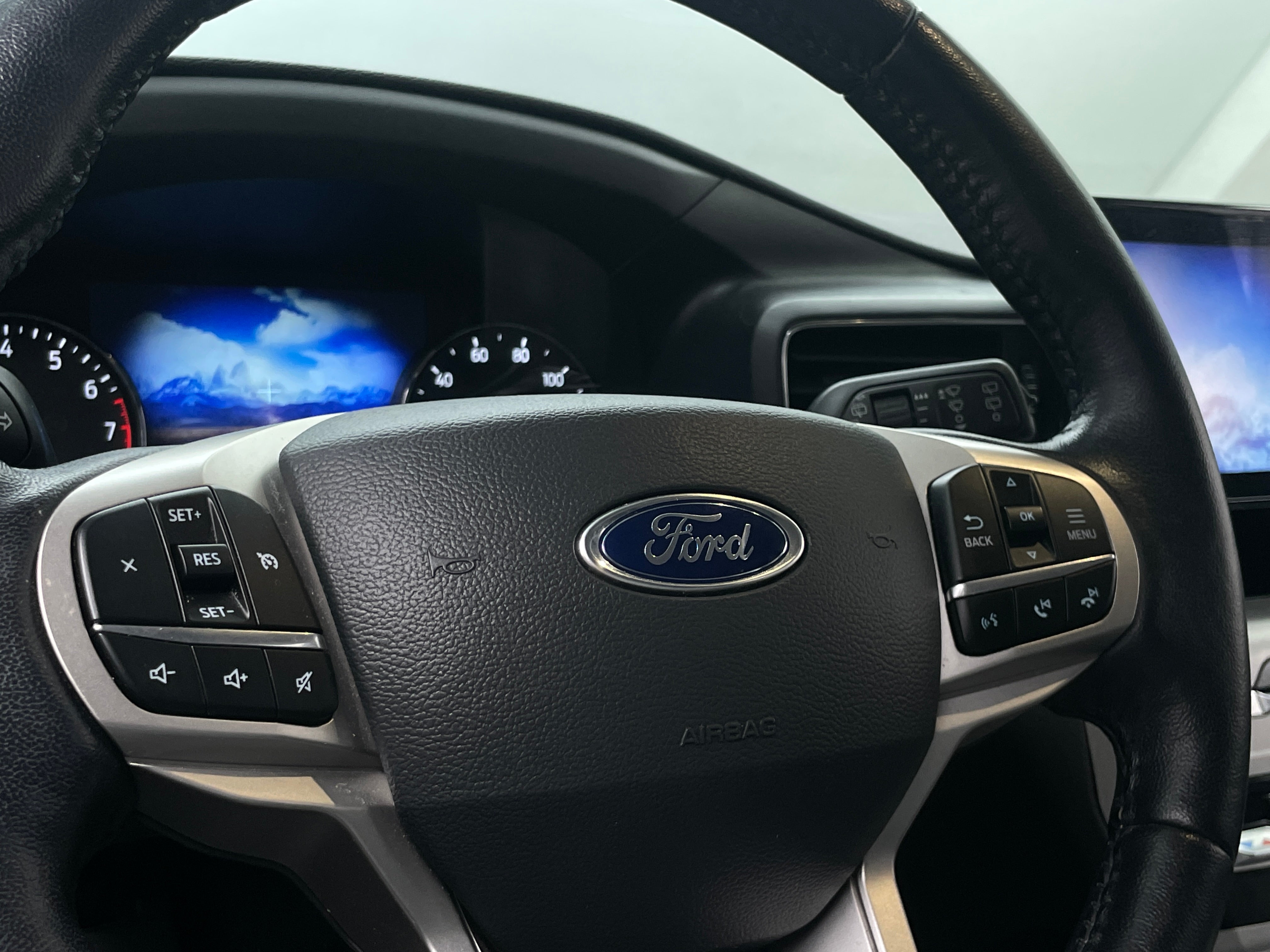 2021 Ford Explorer XLT 4