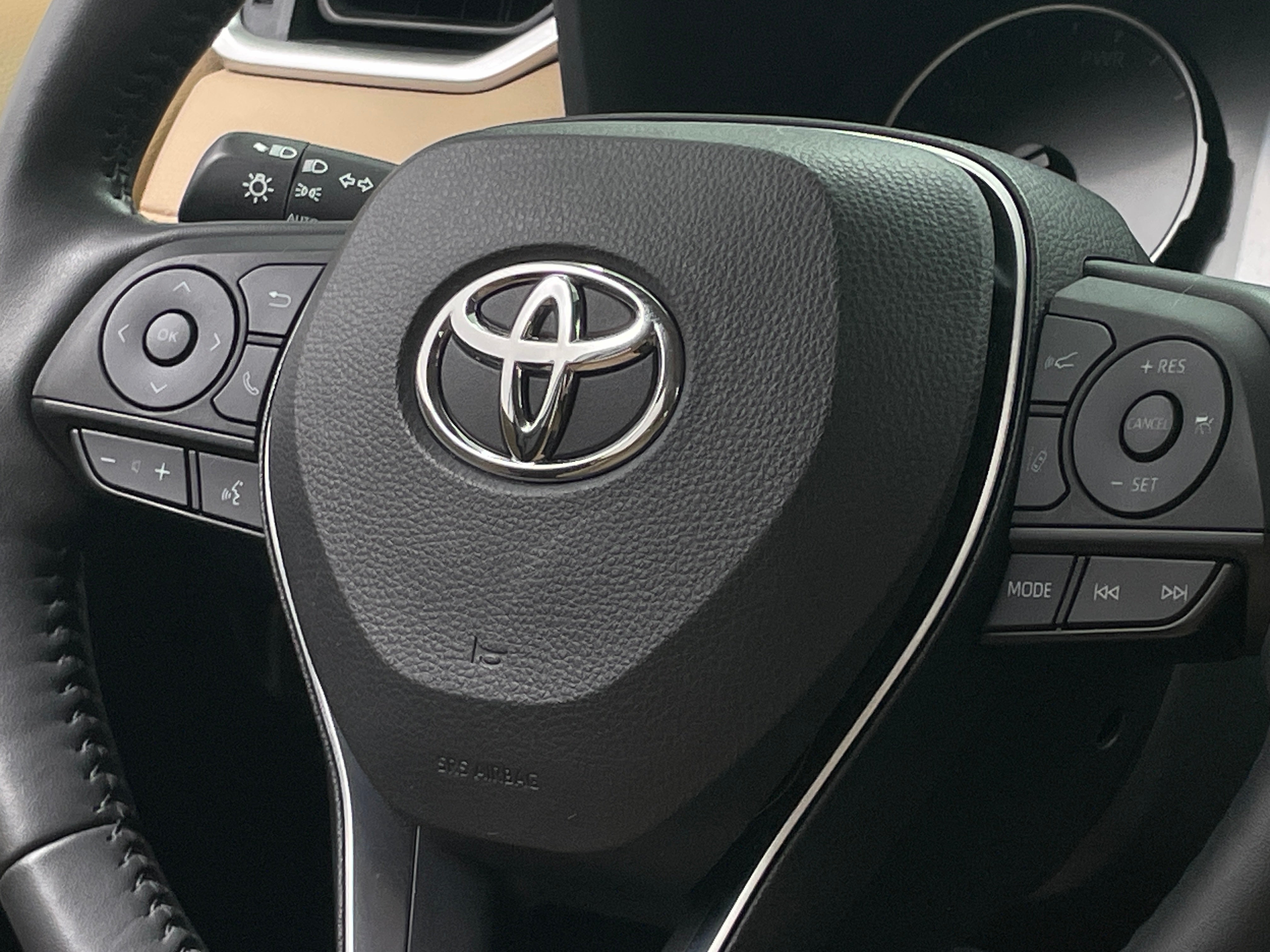 2022 Toyota RAV4 XLE 5