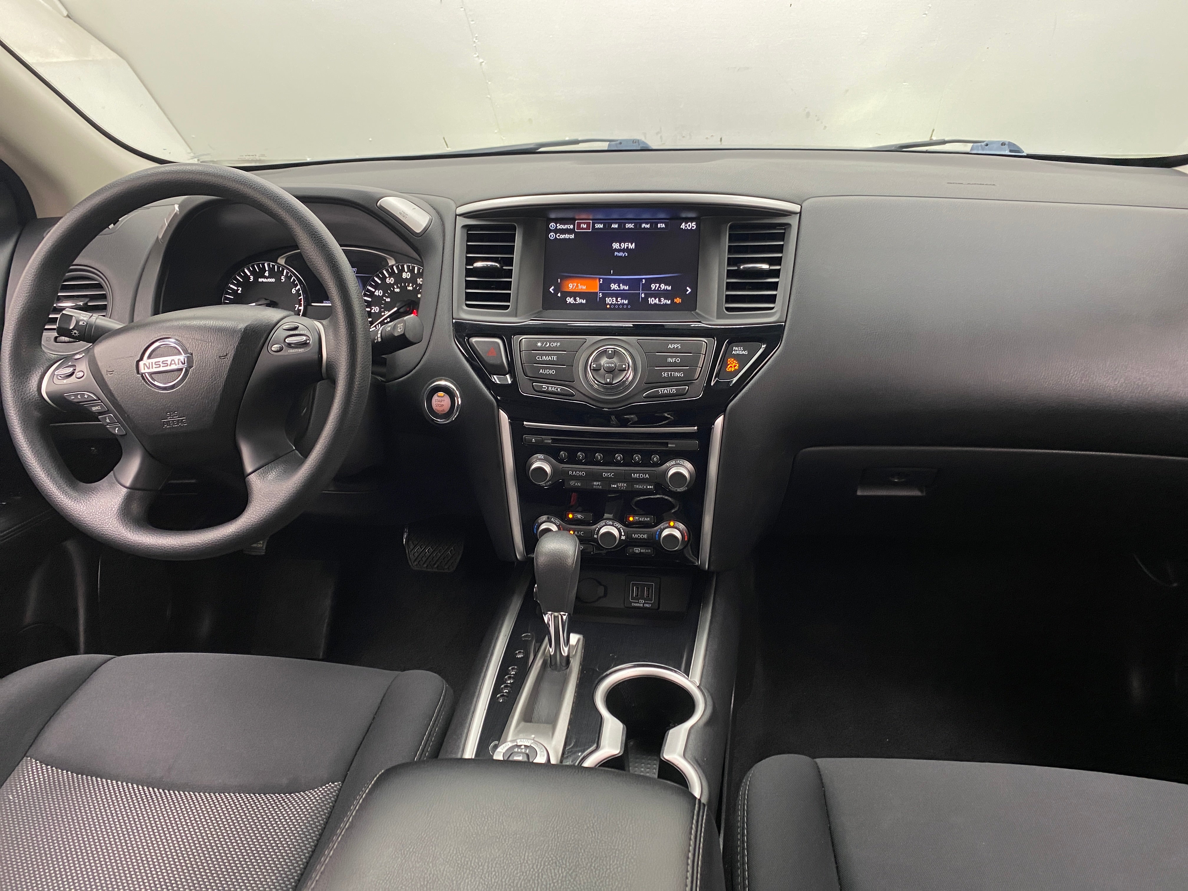 2018 Nissan Pathfinder S 3
