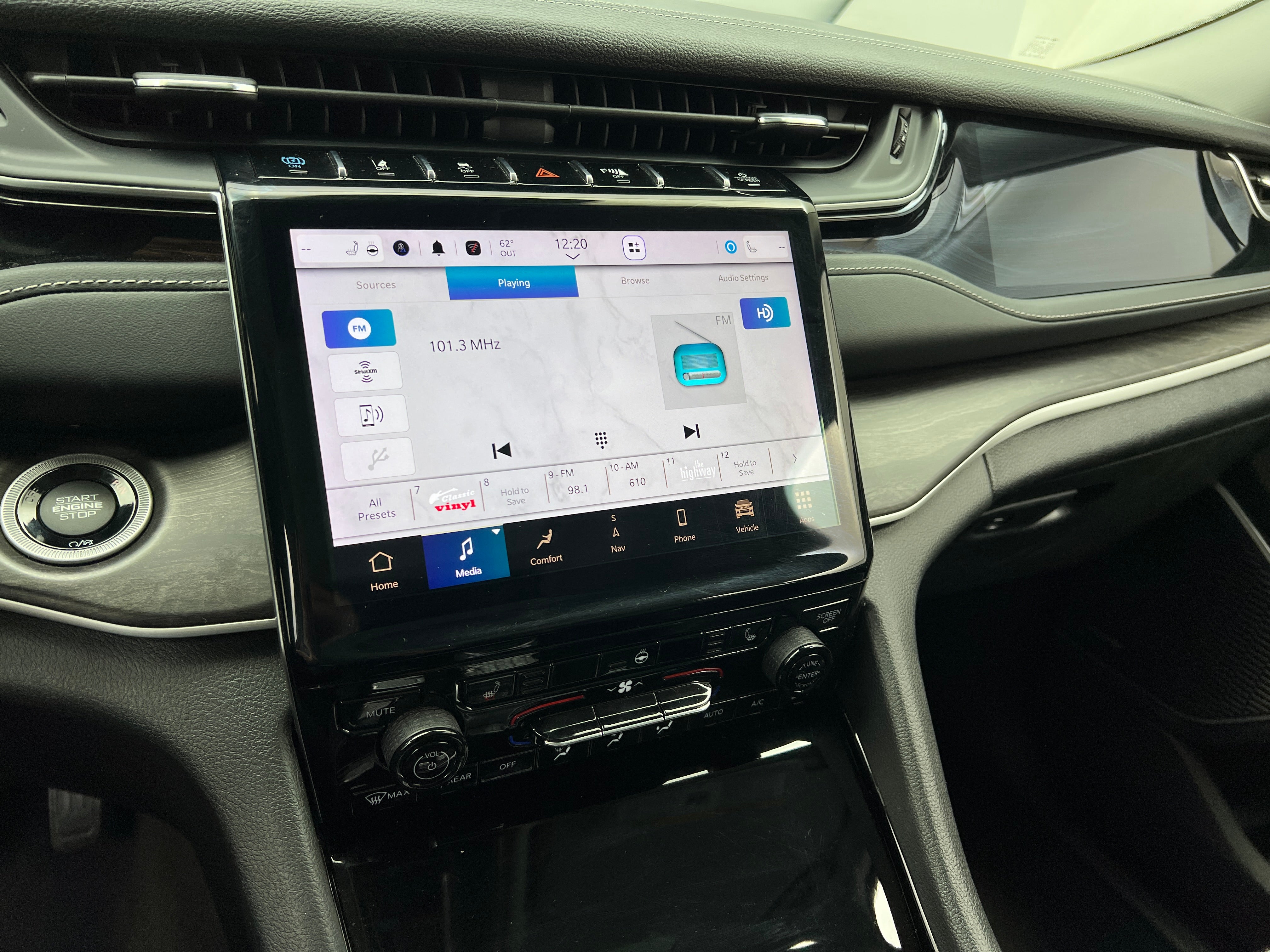 2023 Jeep Grand Cherokee 4xe 3