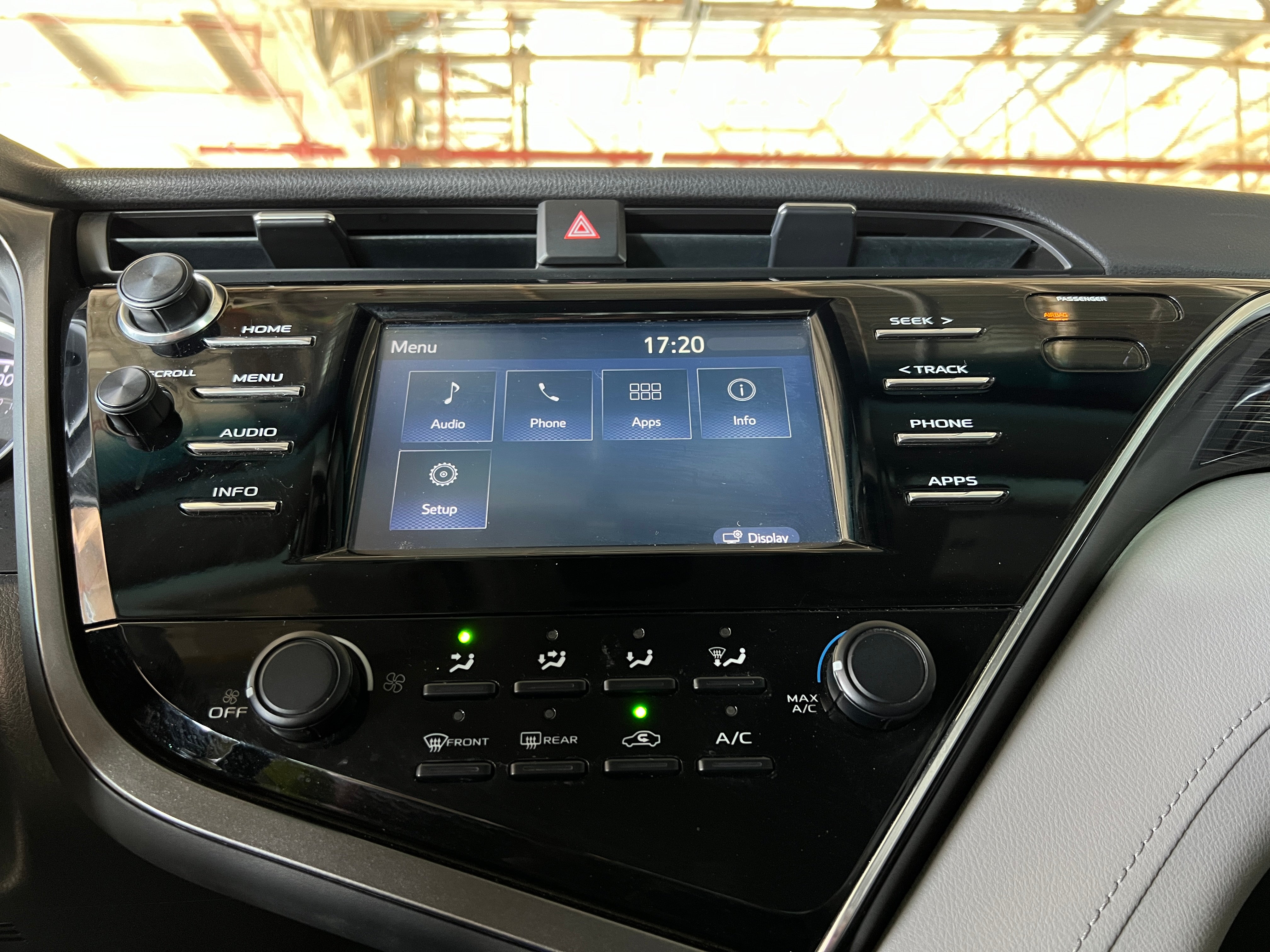 2018 Toyota Camry LE 4