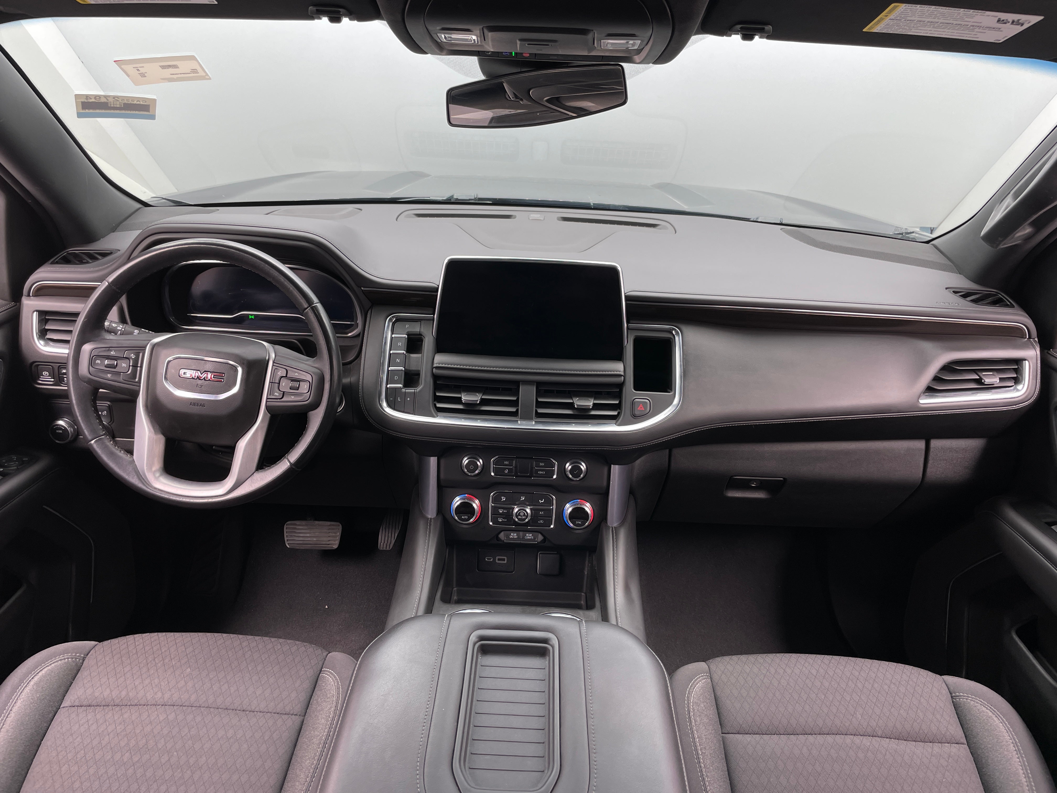 2023 GMC Yukon SLE 3
