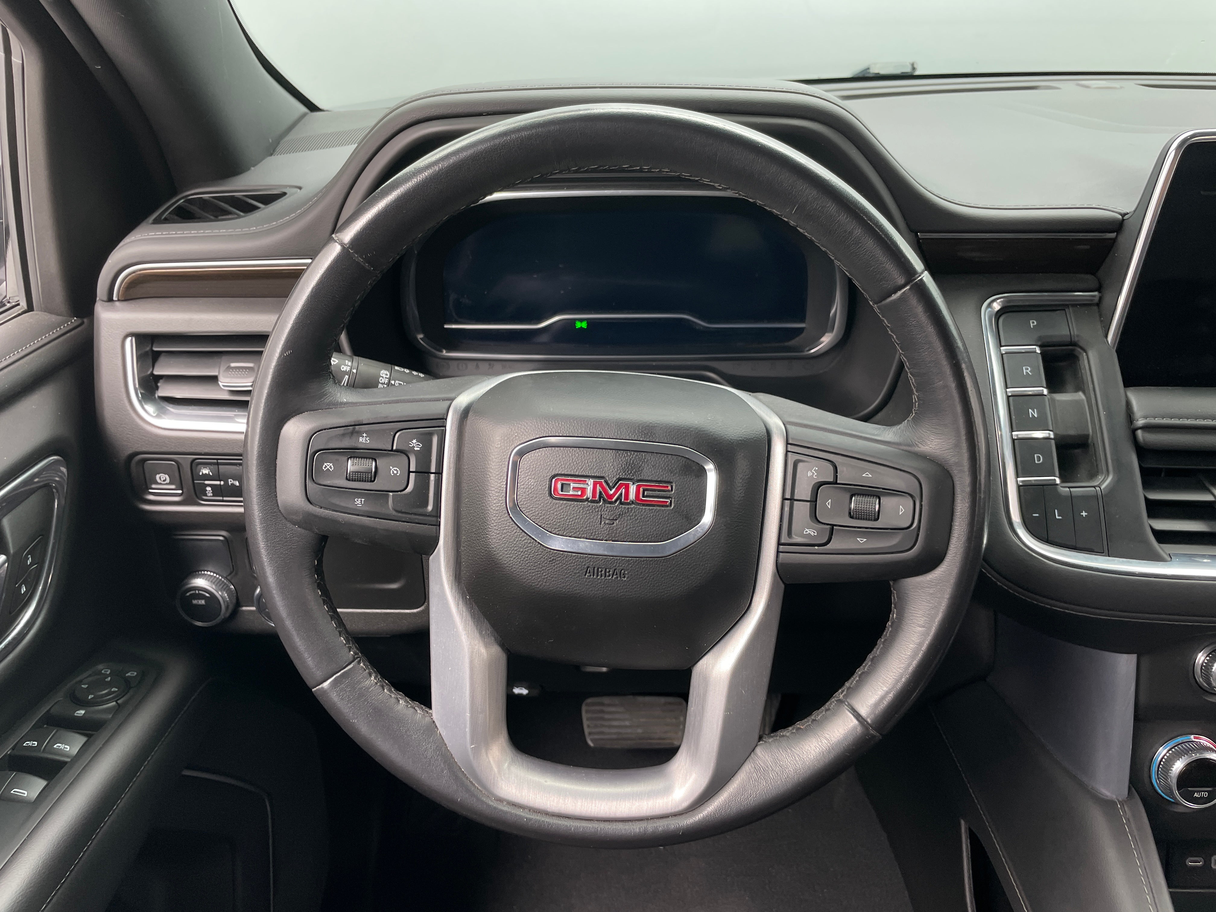 2023 GMC Yukon SLE 5