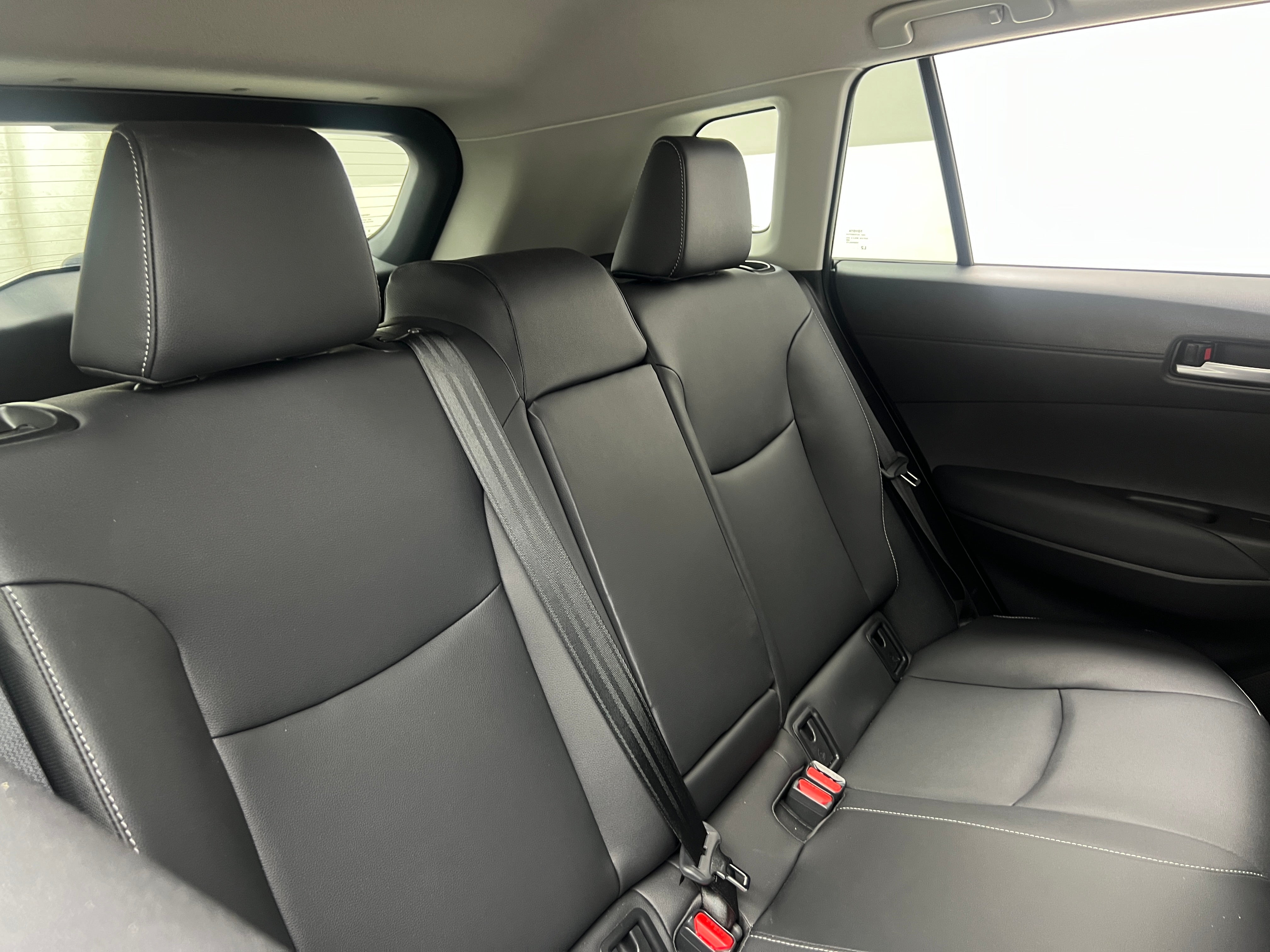 2023 Toyota Corolla Cross XLE 5
