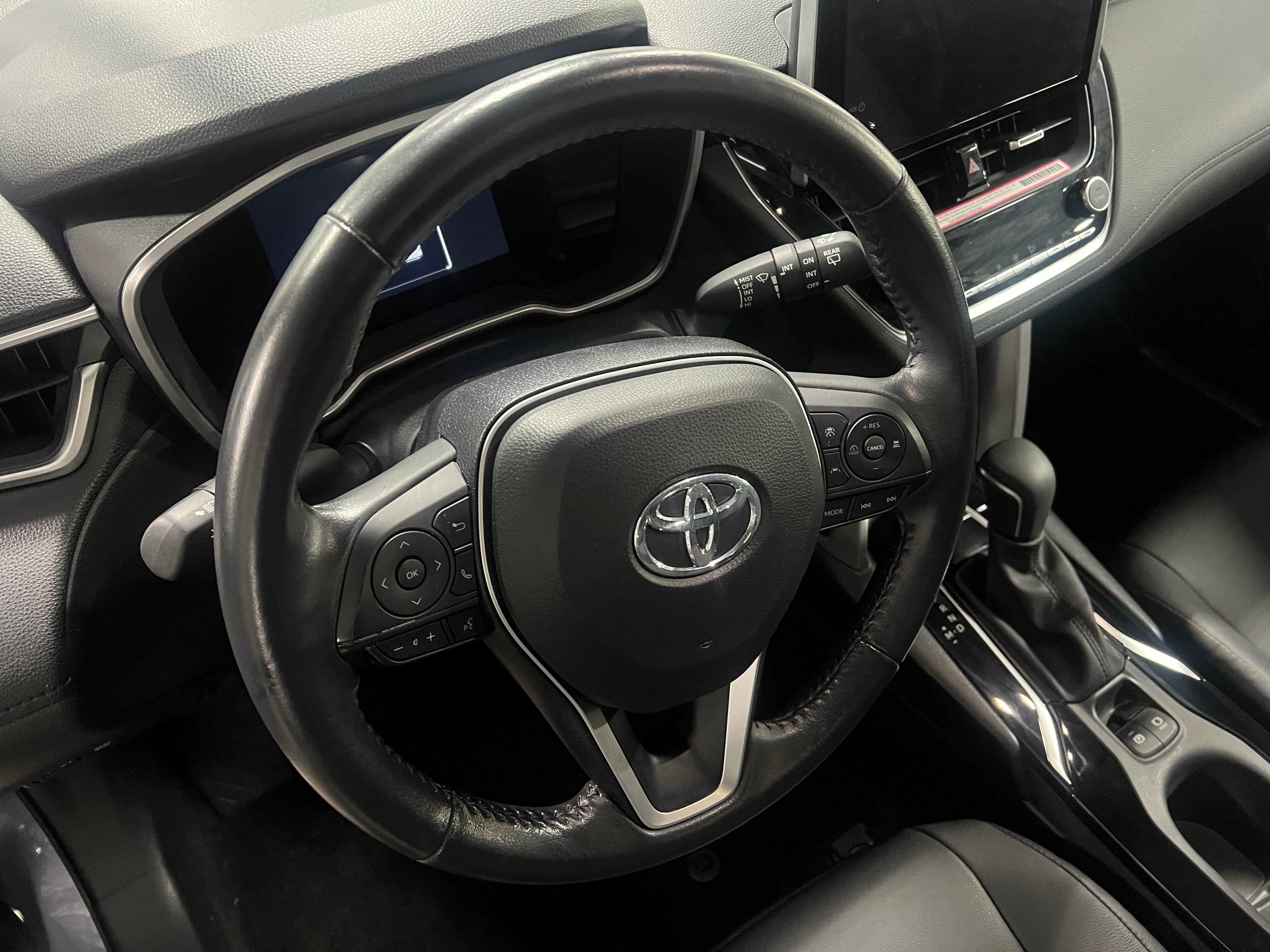 2023 Toyota Corolla Cross XLE 4