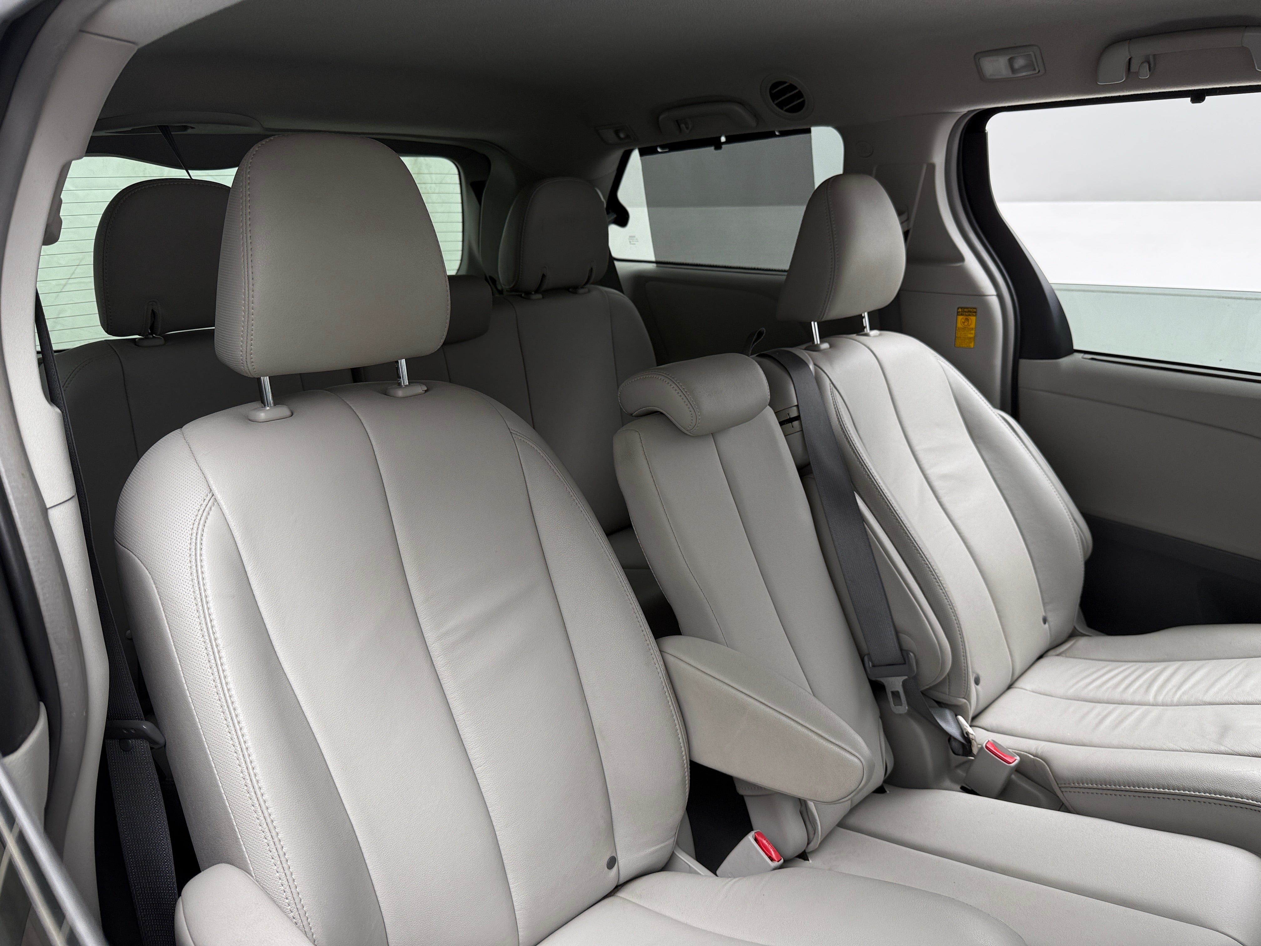 2014 Toyota Sienna XLE 5