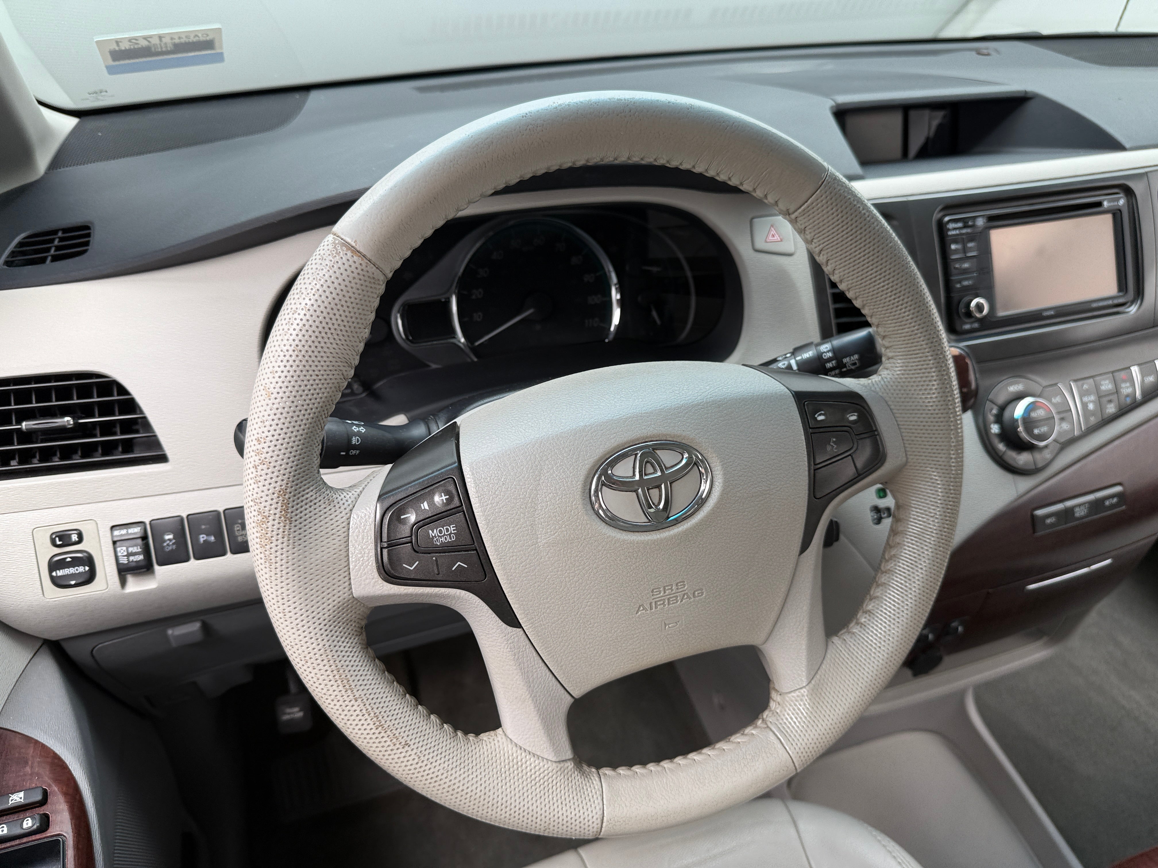 2014 Toyota Sienna XLE 4
