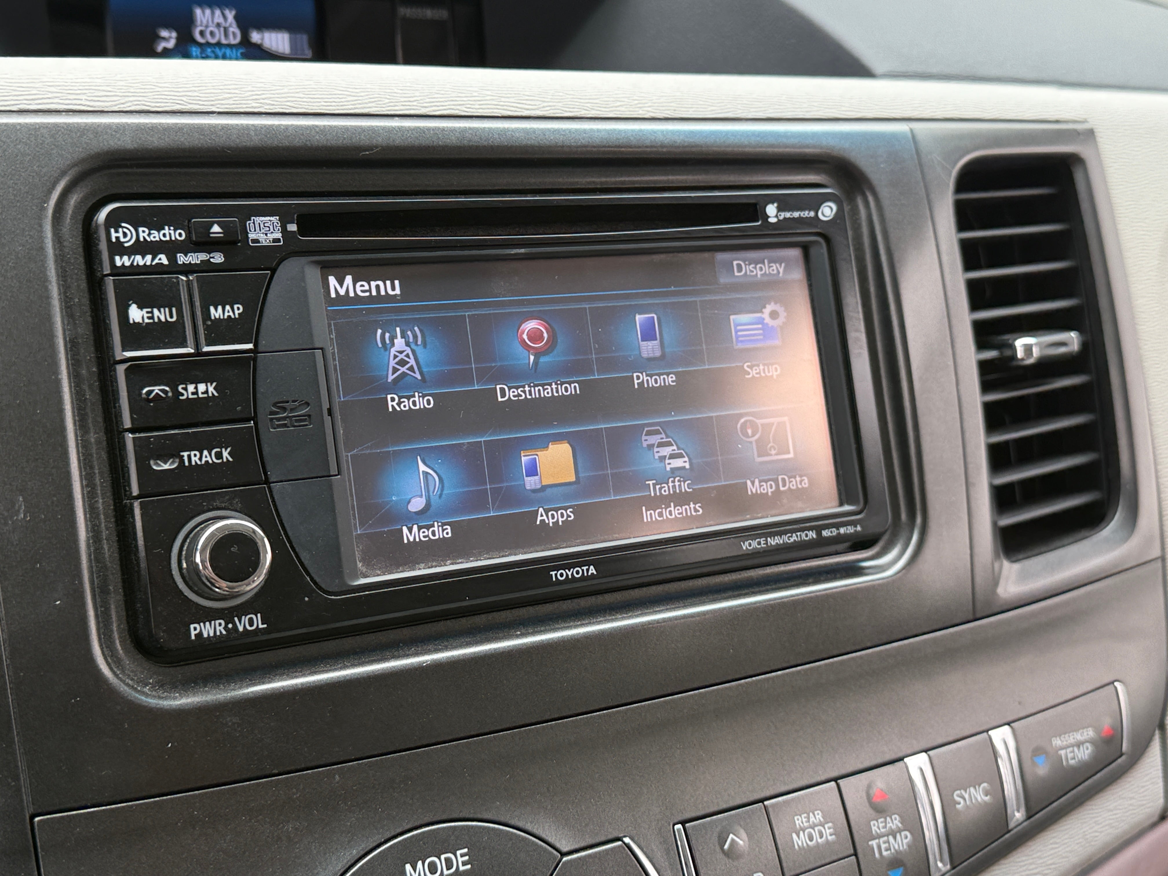 2014 Toyota Sienna XLE 3
