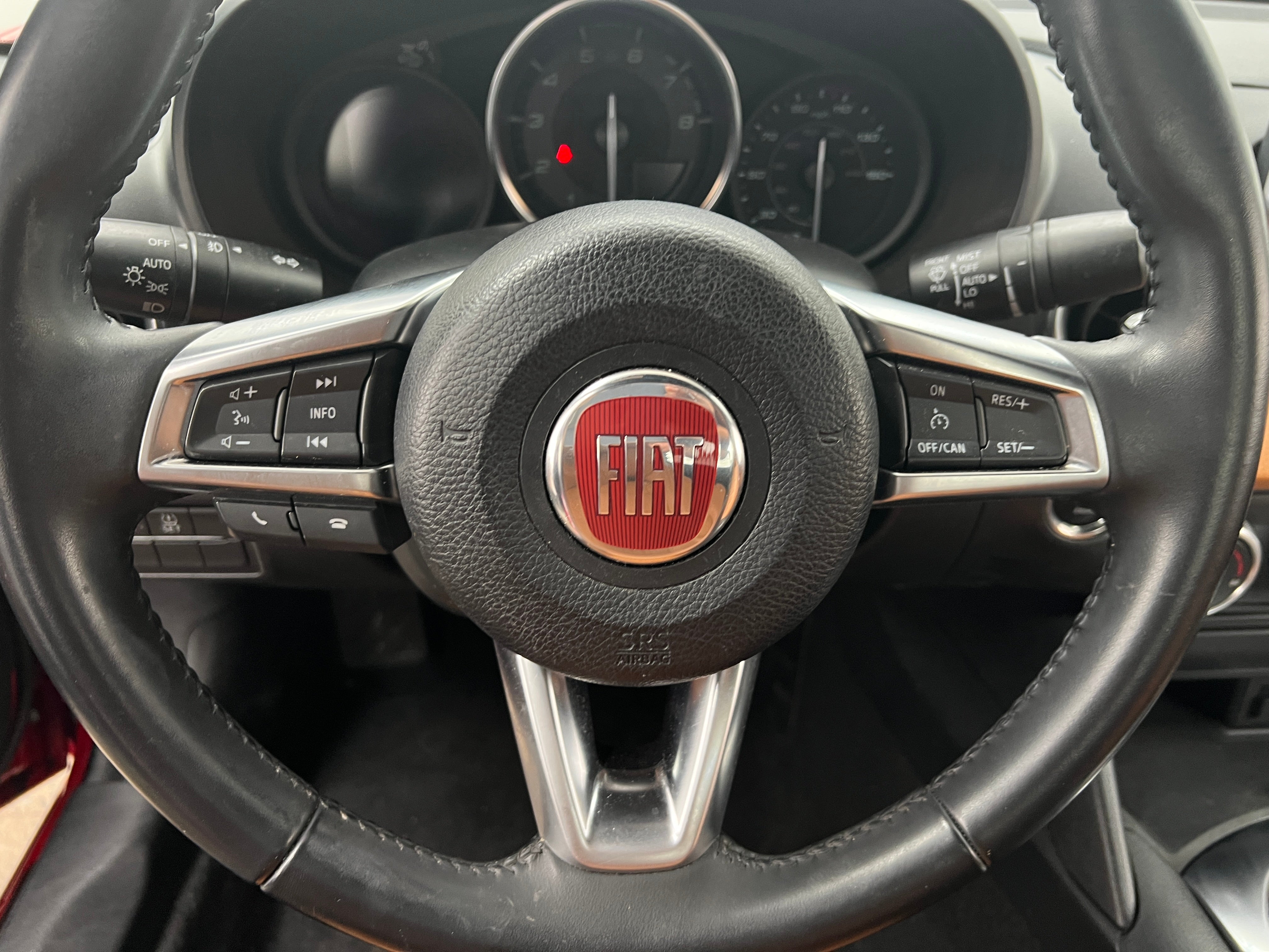 2018 Fiat 124 Spider Lusso 3
