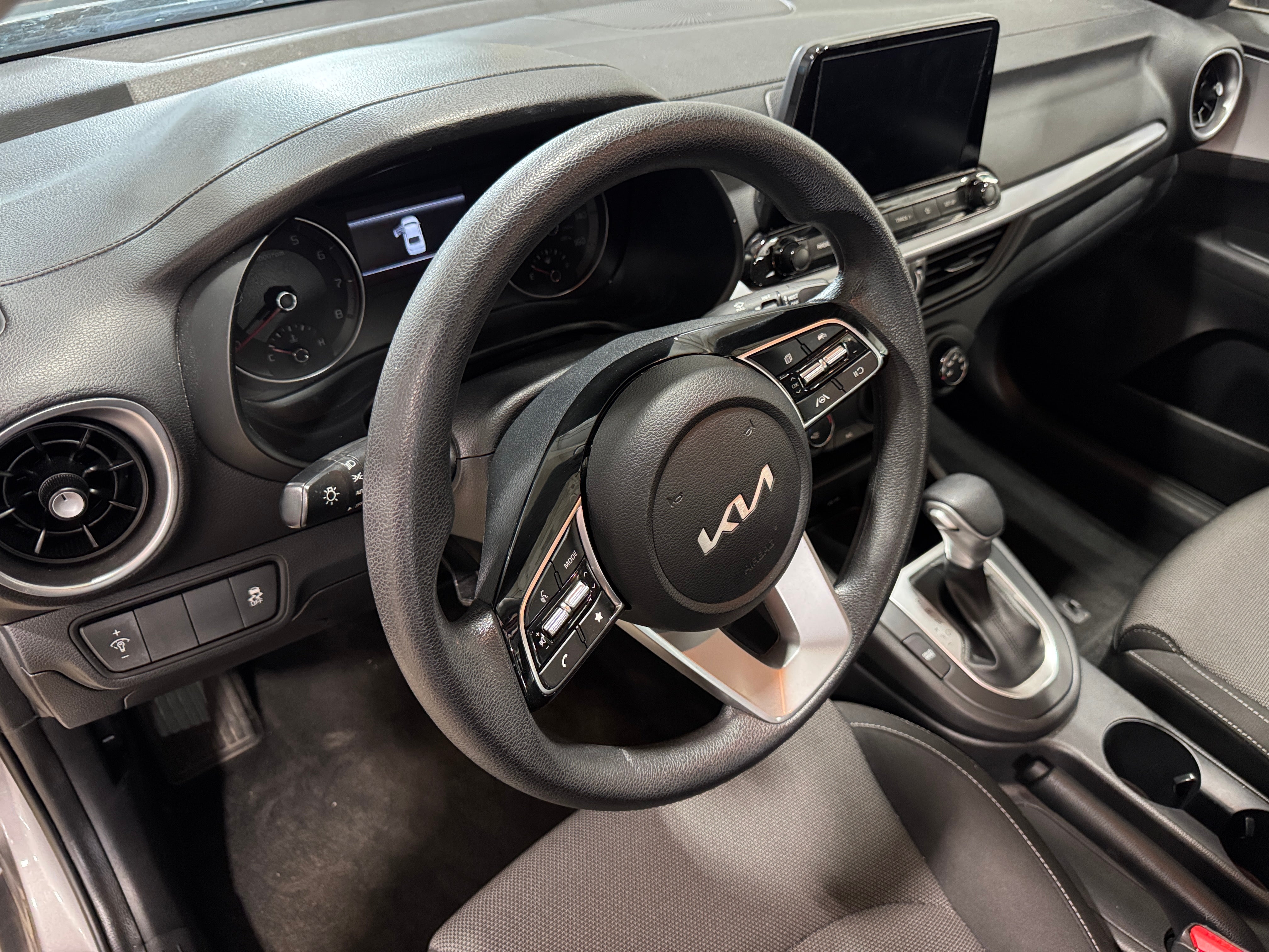 2023 Kia Forte LXS 3