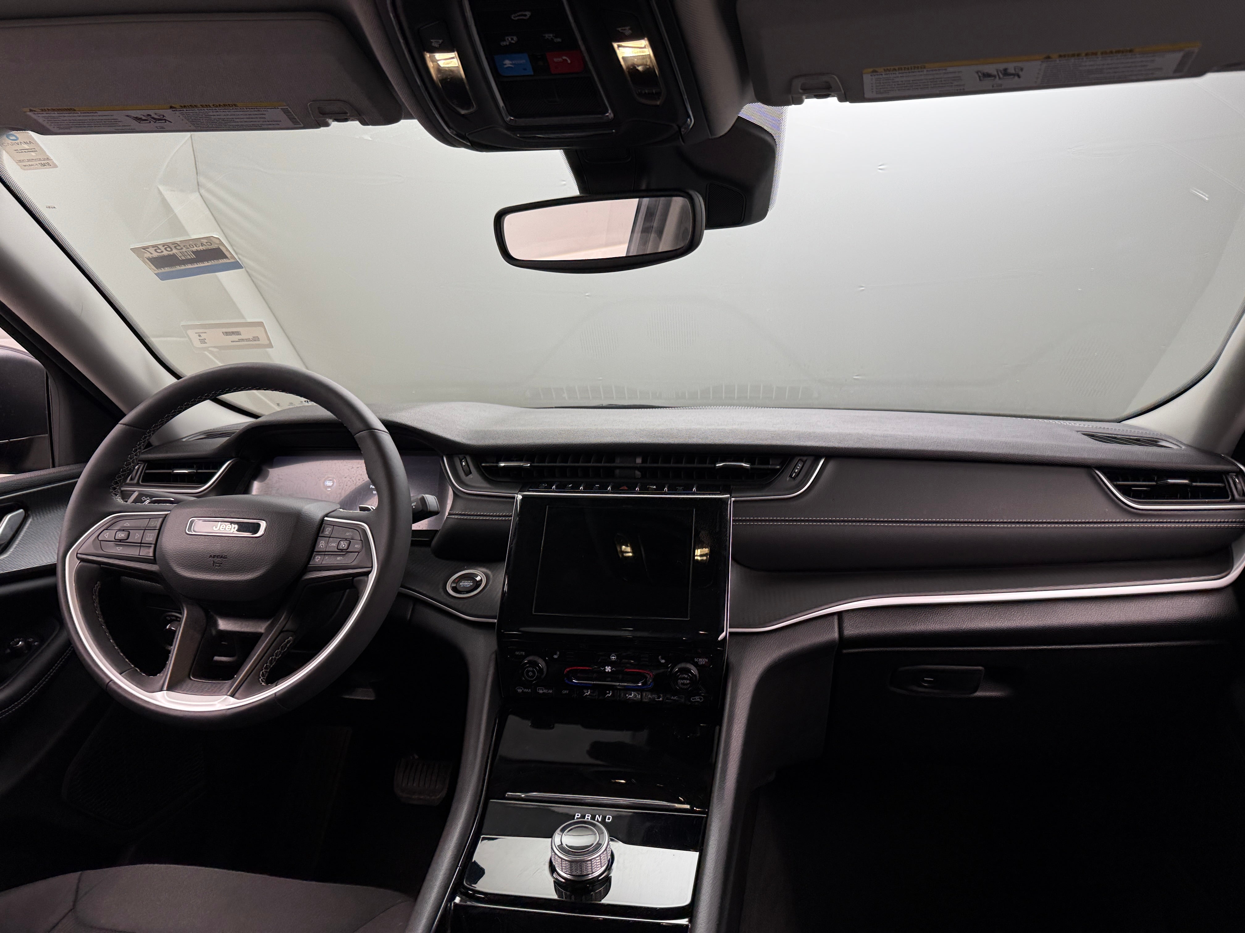 2023 Jeep Grand Cherokee Laredo 3