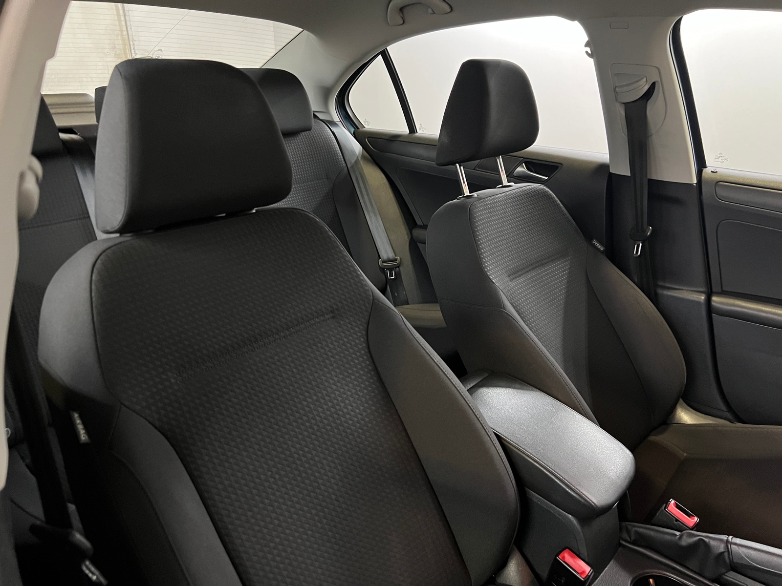 Thumbnail: 2016 Volkswagen Jetta - 2