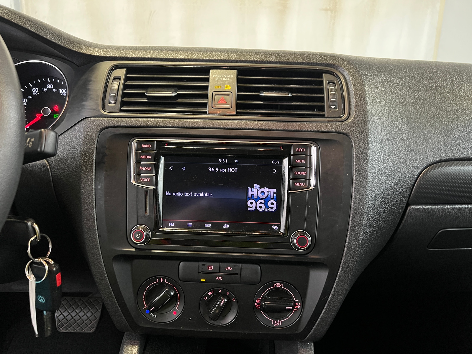 Thumbnail: 2016 Volkswagen Jetta - 4