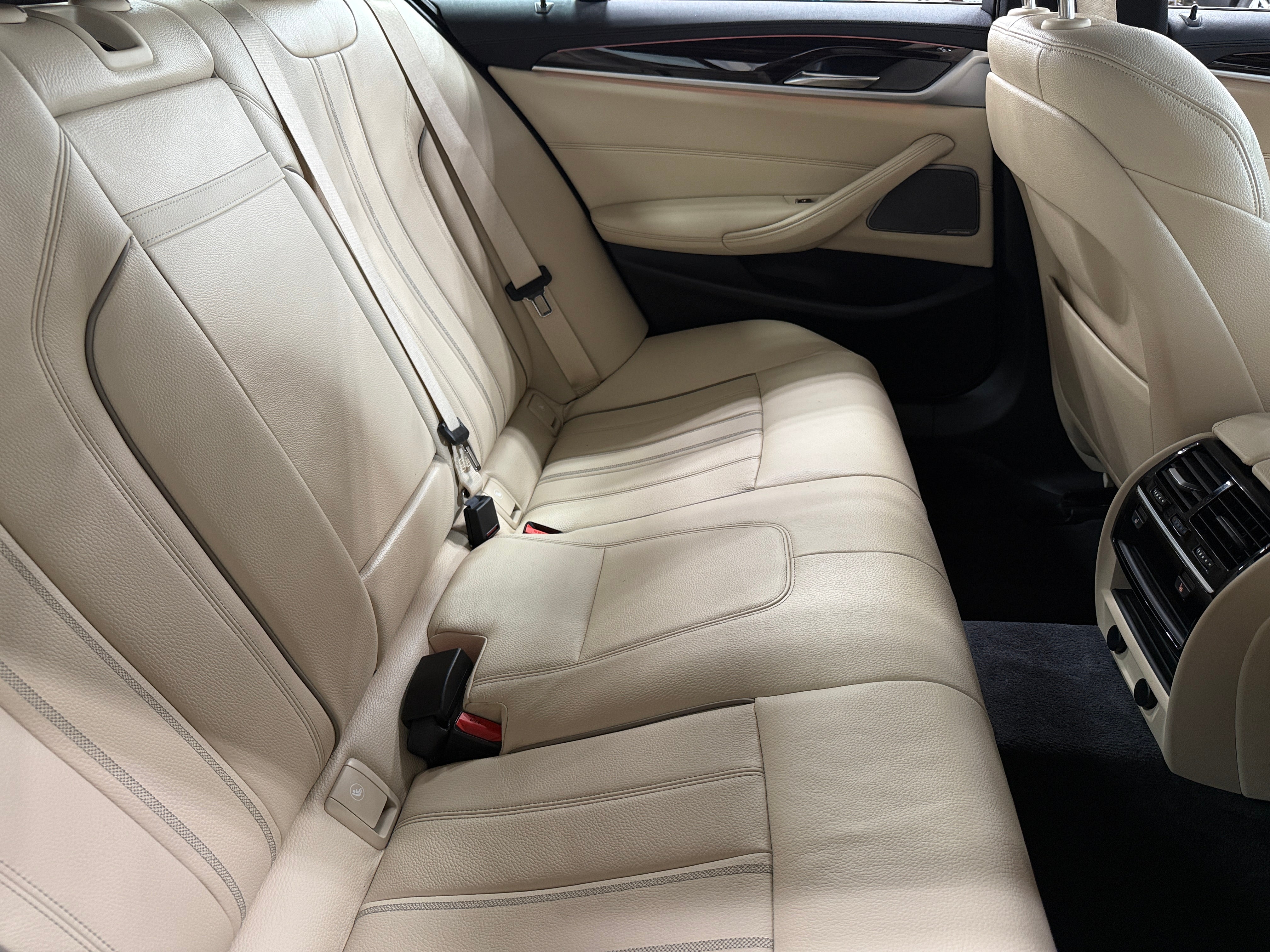 2017 BMW 5 Series 540i xDrive 5