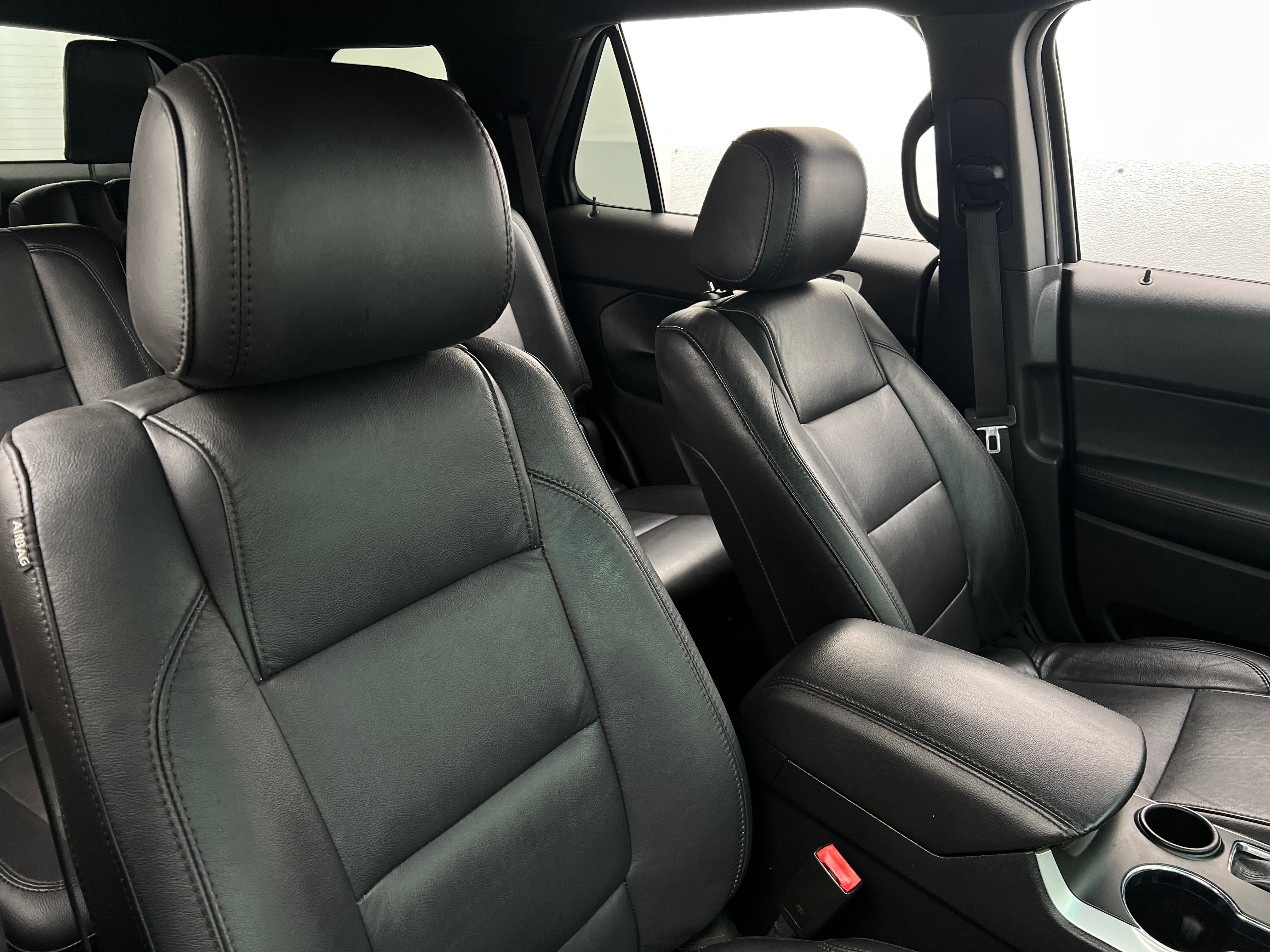 2015 Ford Explorer XLT 2