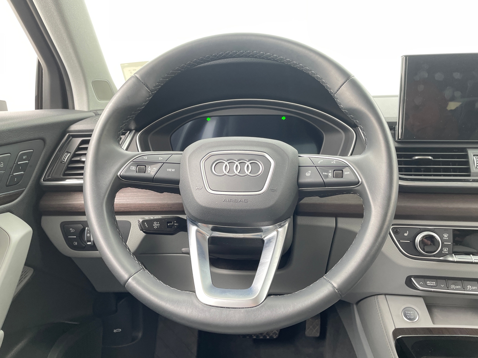 Thumbnail: 2022 Audi Q5 - 4