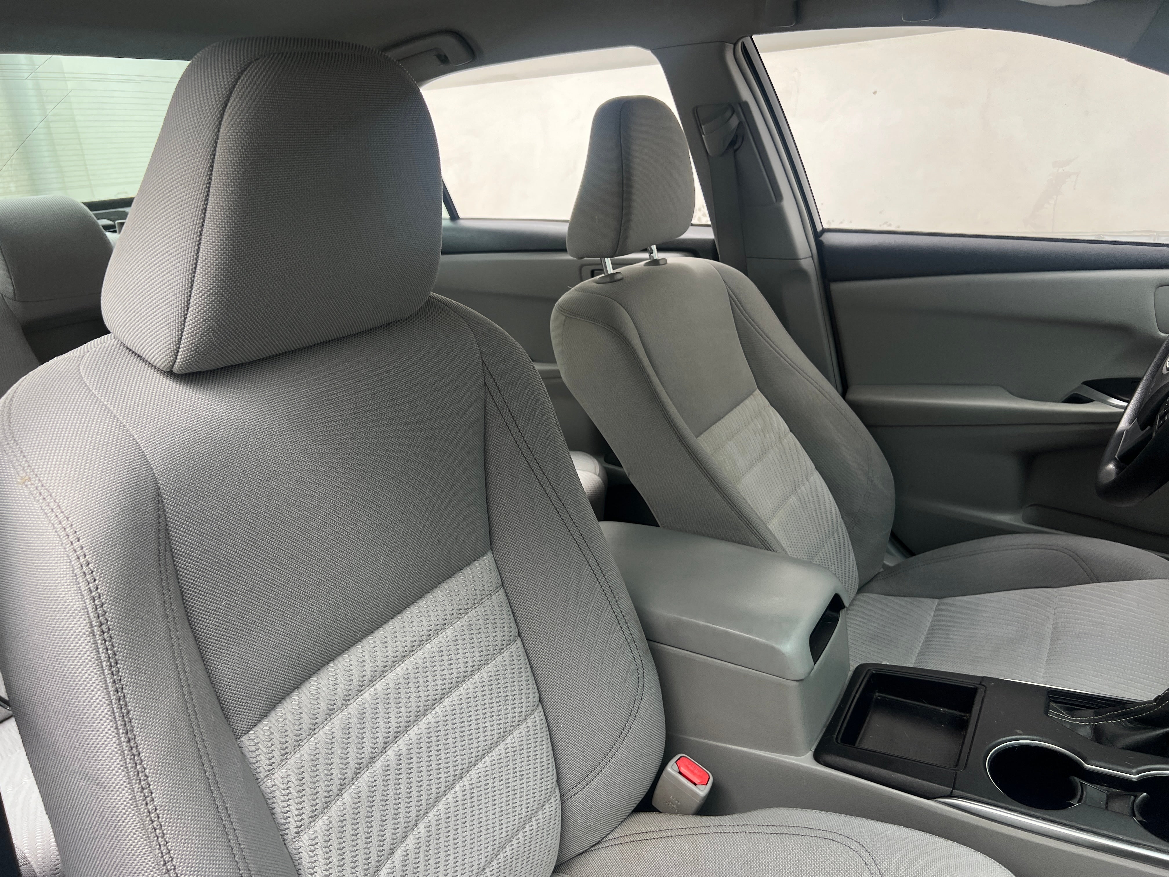 2017 Toyota Camry LE 2