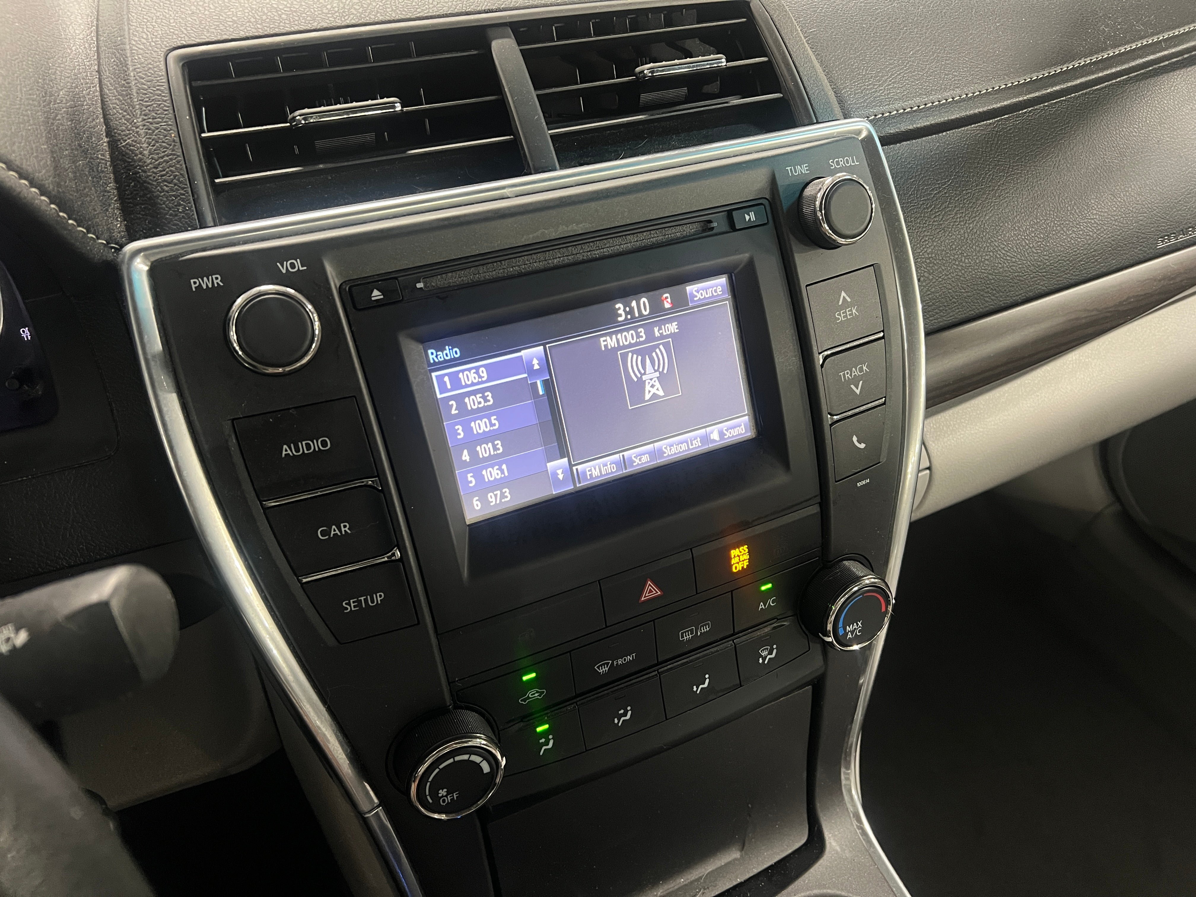 2017 Toyota Camry LE 4