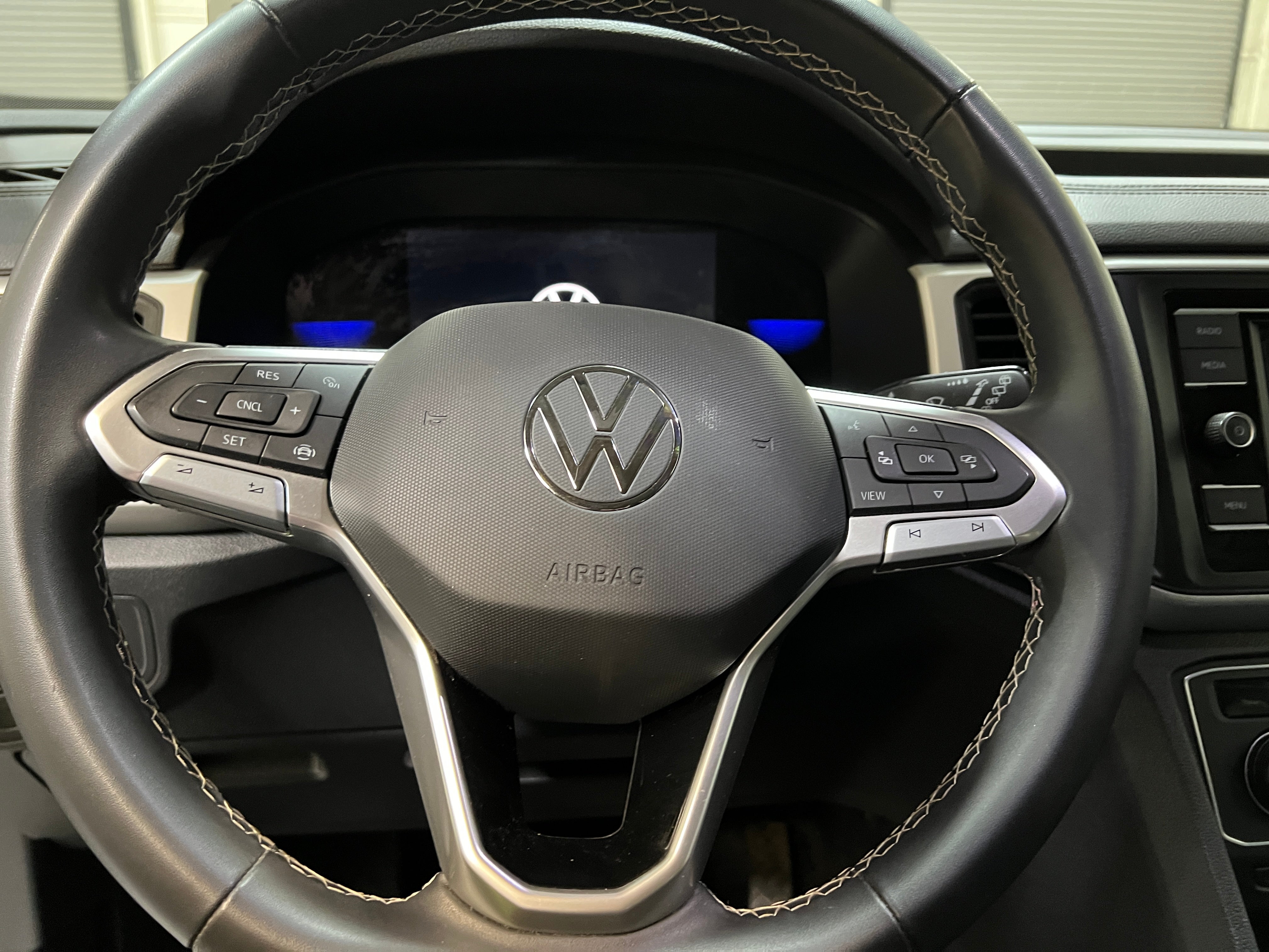 2023 Volkswagen Atlas SE 4