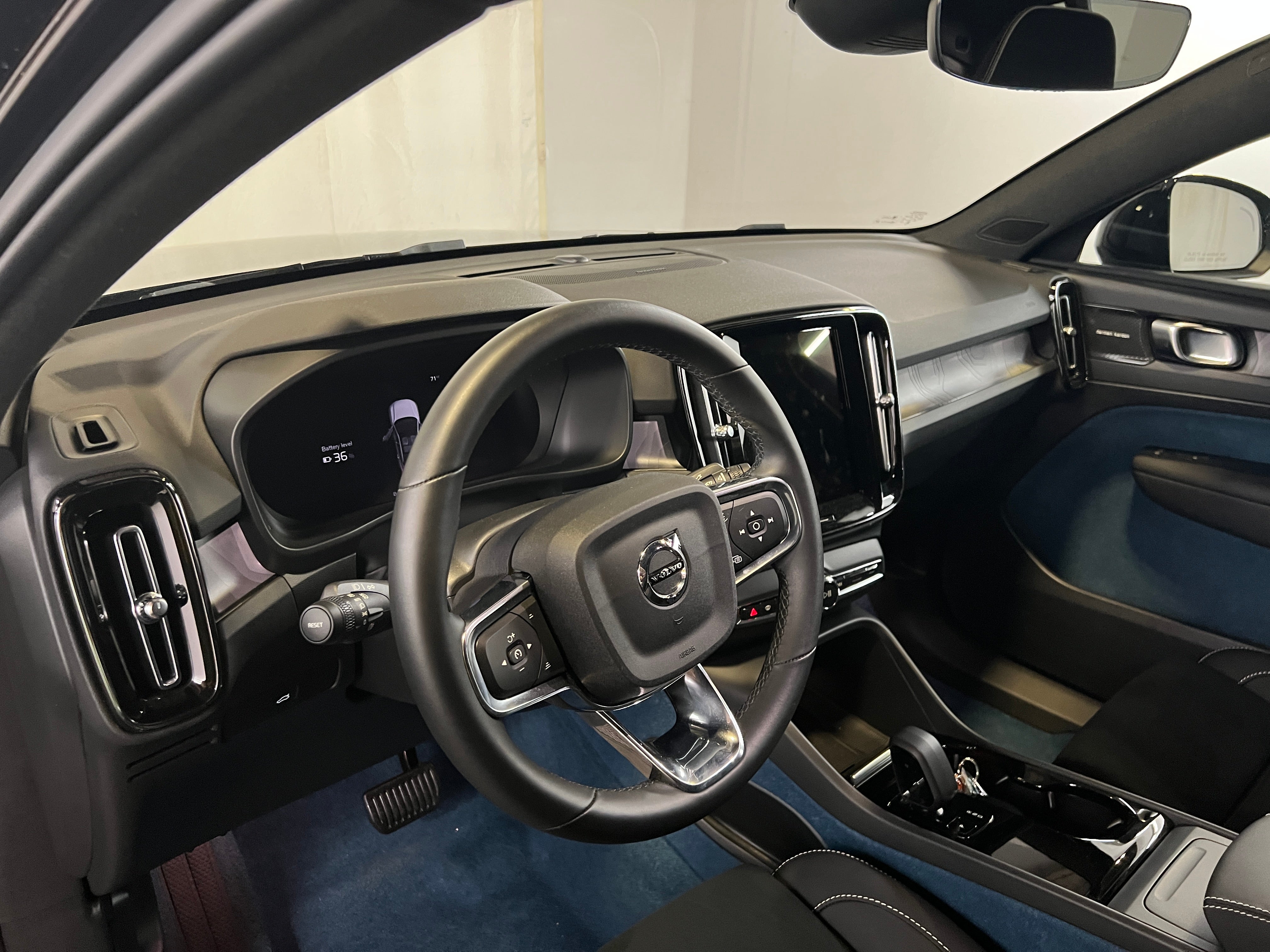 2023 Volvo C40 Ultimate 3