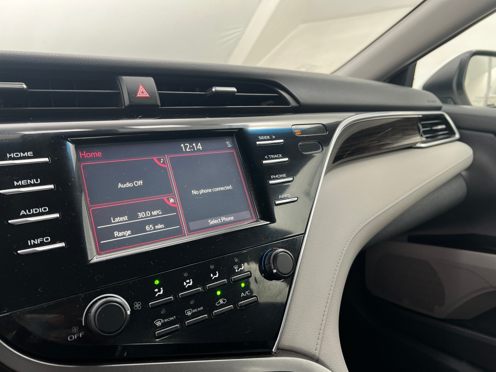 Thumbnail: 2018 Toyota Camry - 4