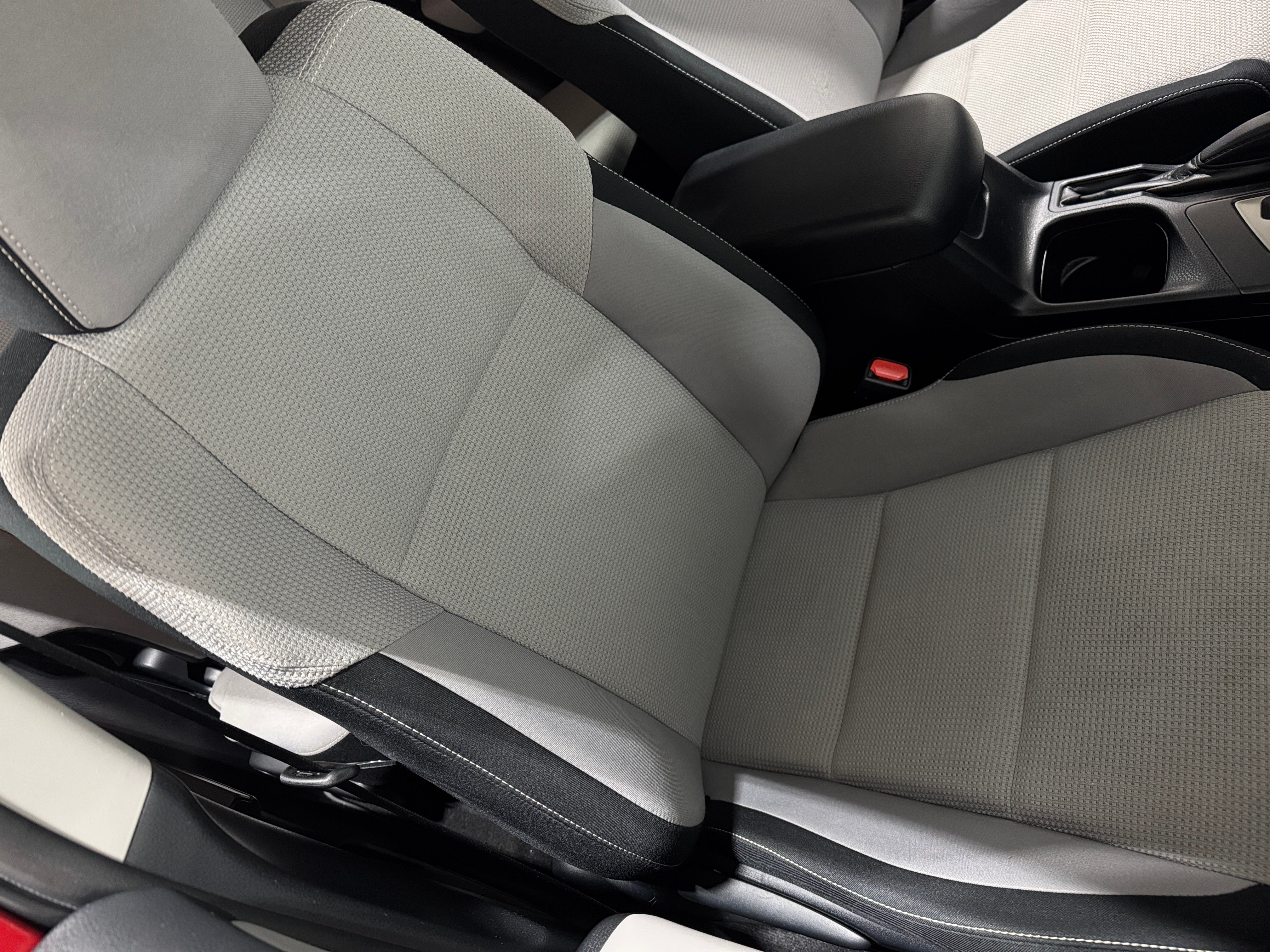 2016 Toyota RAV4 XLE 2