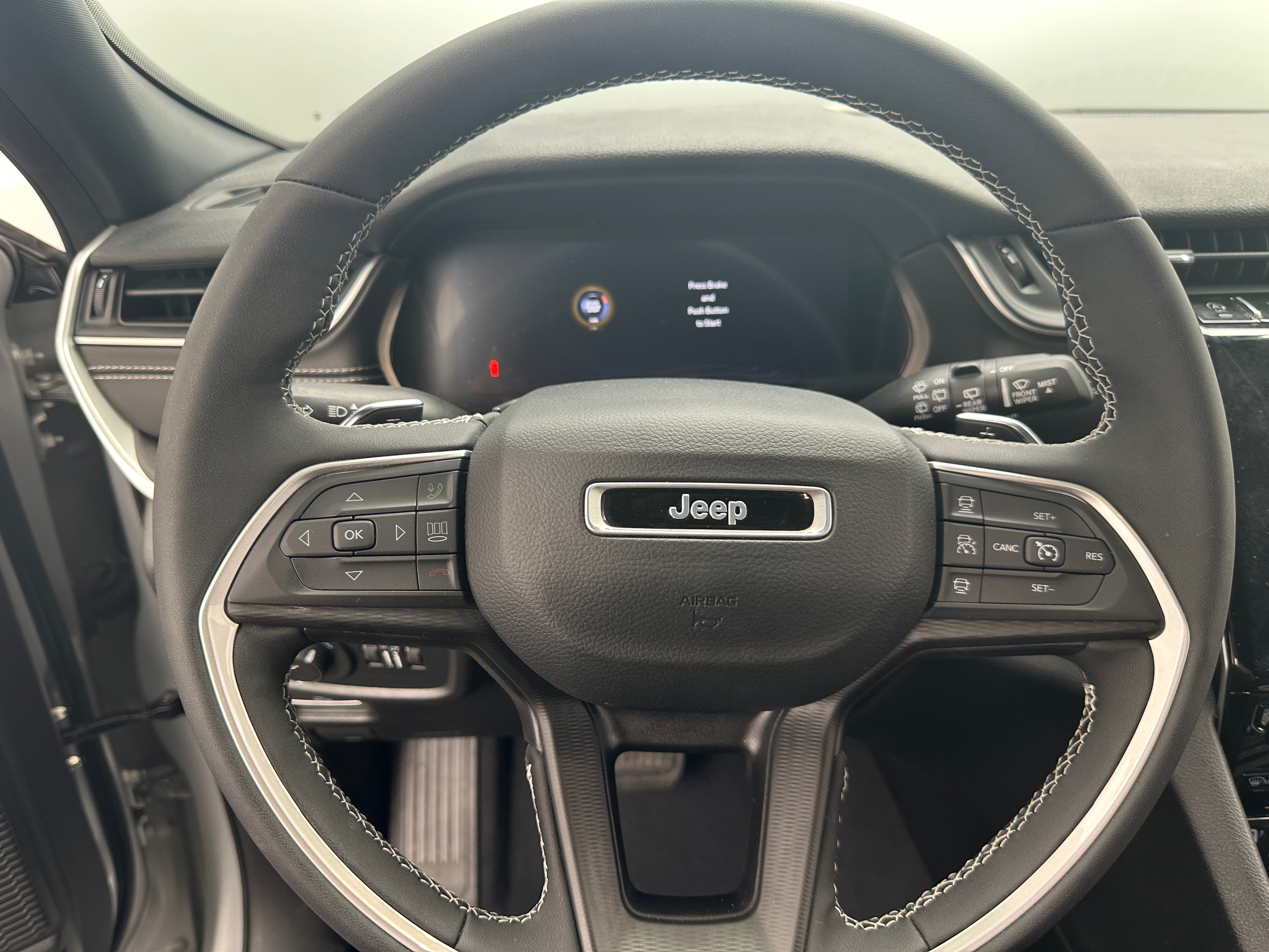 2023 Jeep Grand Cherokee Altitude 4