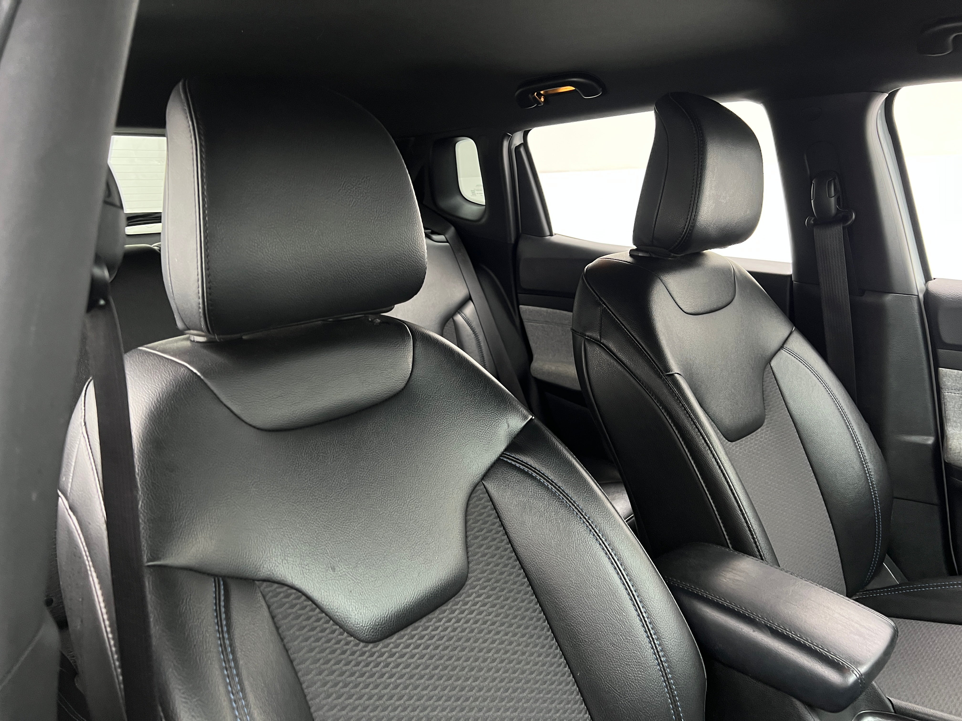 2023 Jeep Compass Latitude 2