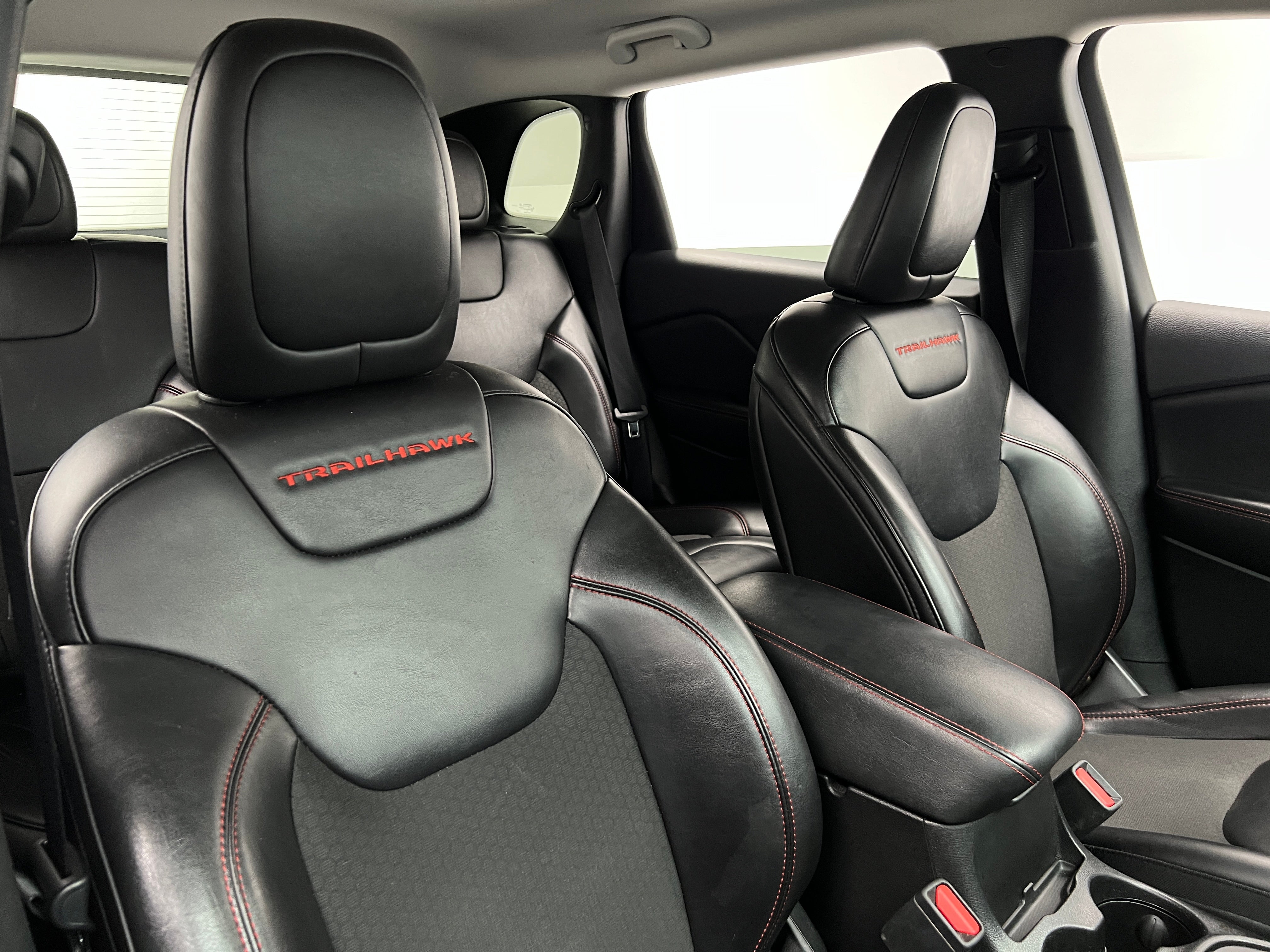 2019 Jeep Cherokee Trailhawk 2
