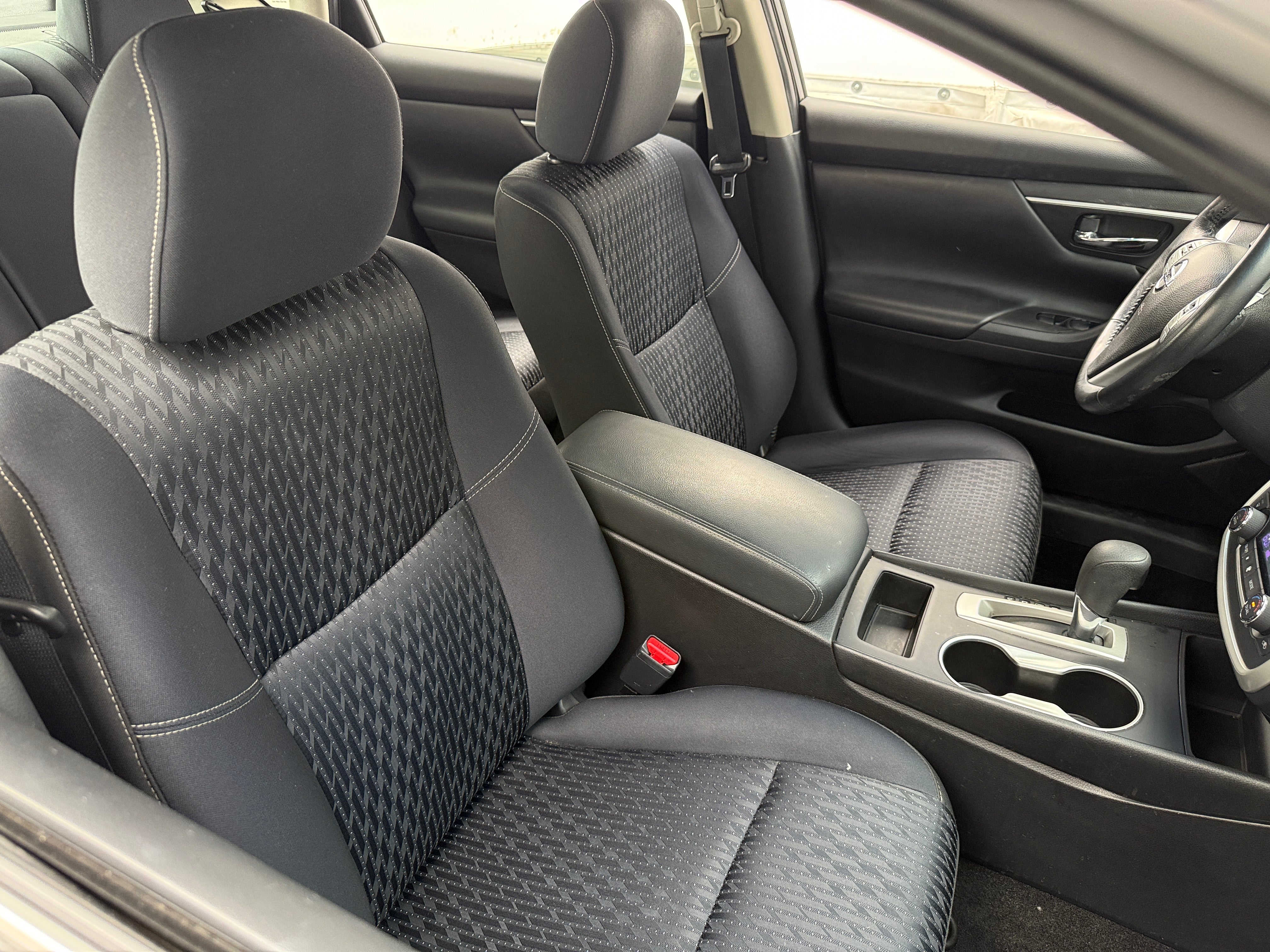 2016 Nissan Altima SV 2