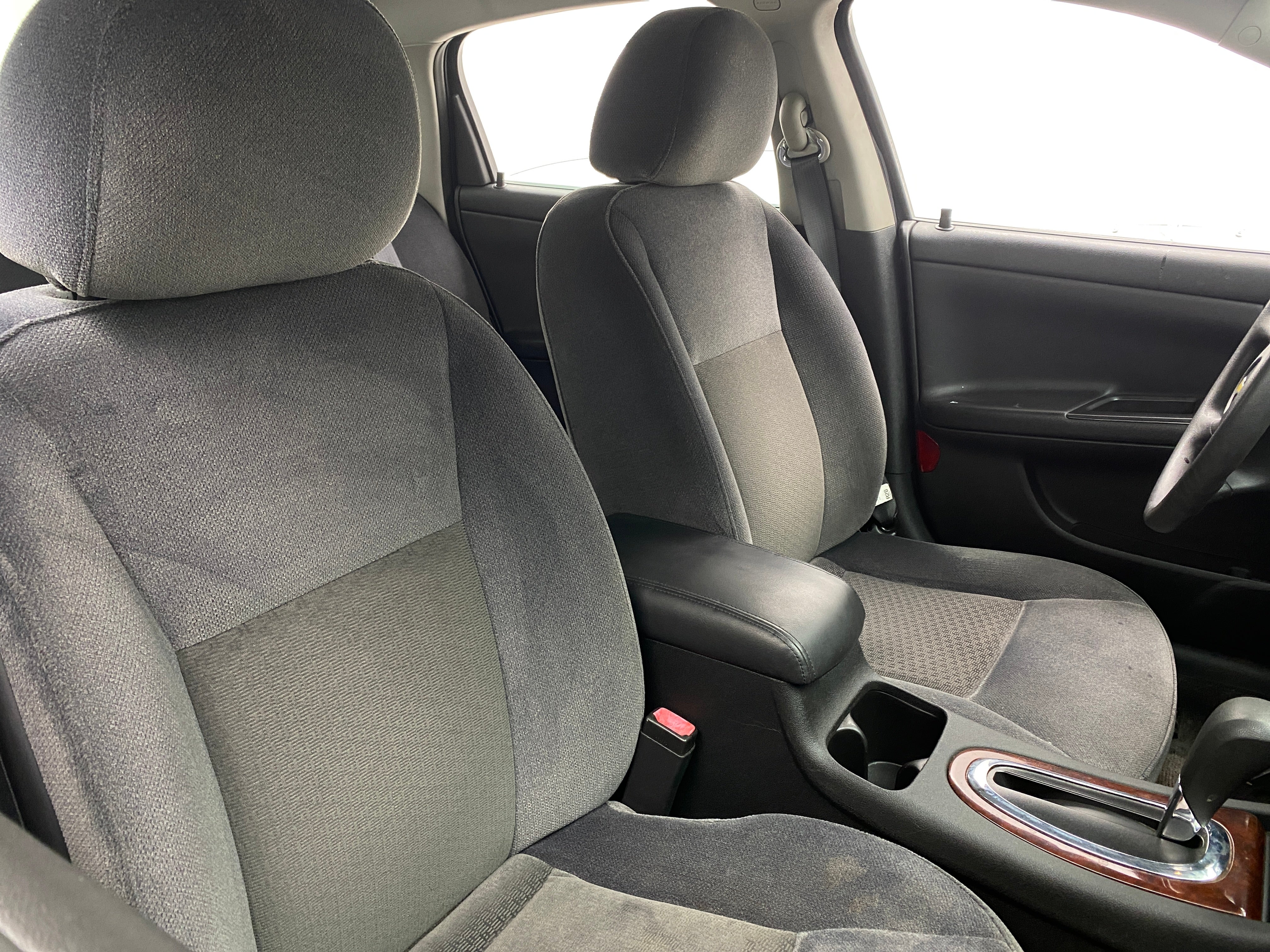 2009 Chevrolet Impala LS 2