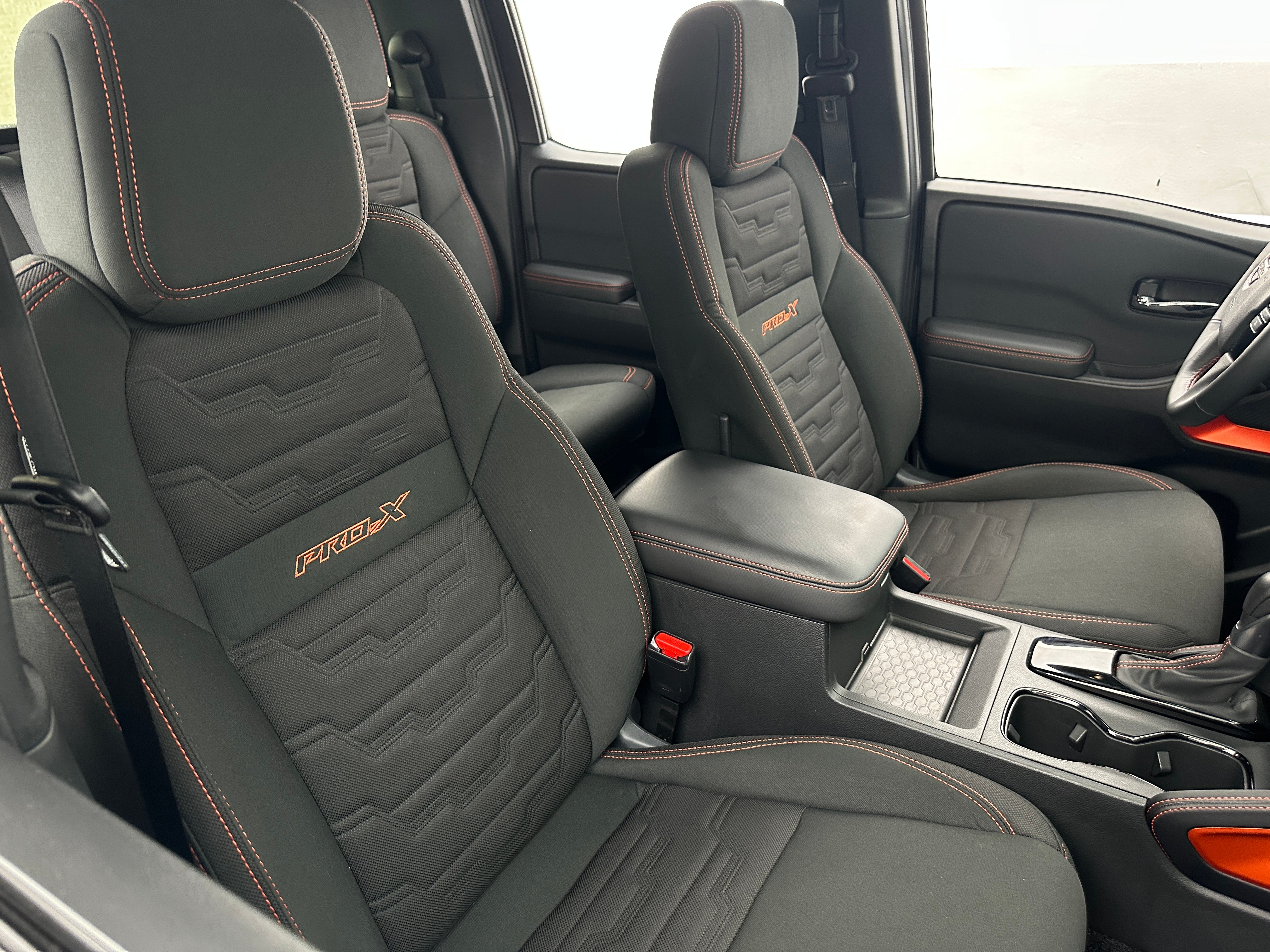 2024 Nissan Frontier PRO-X 2