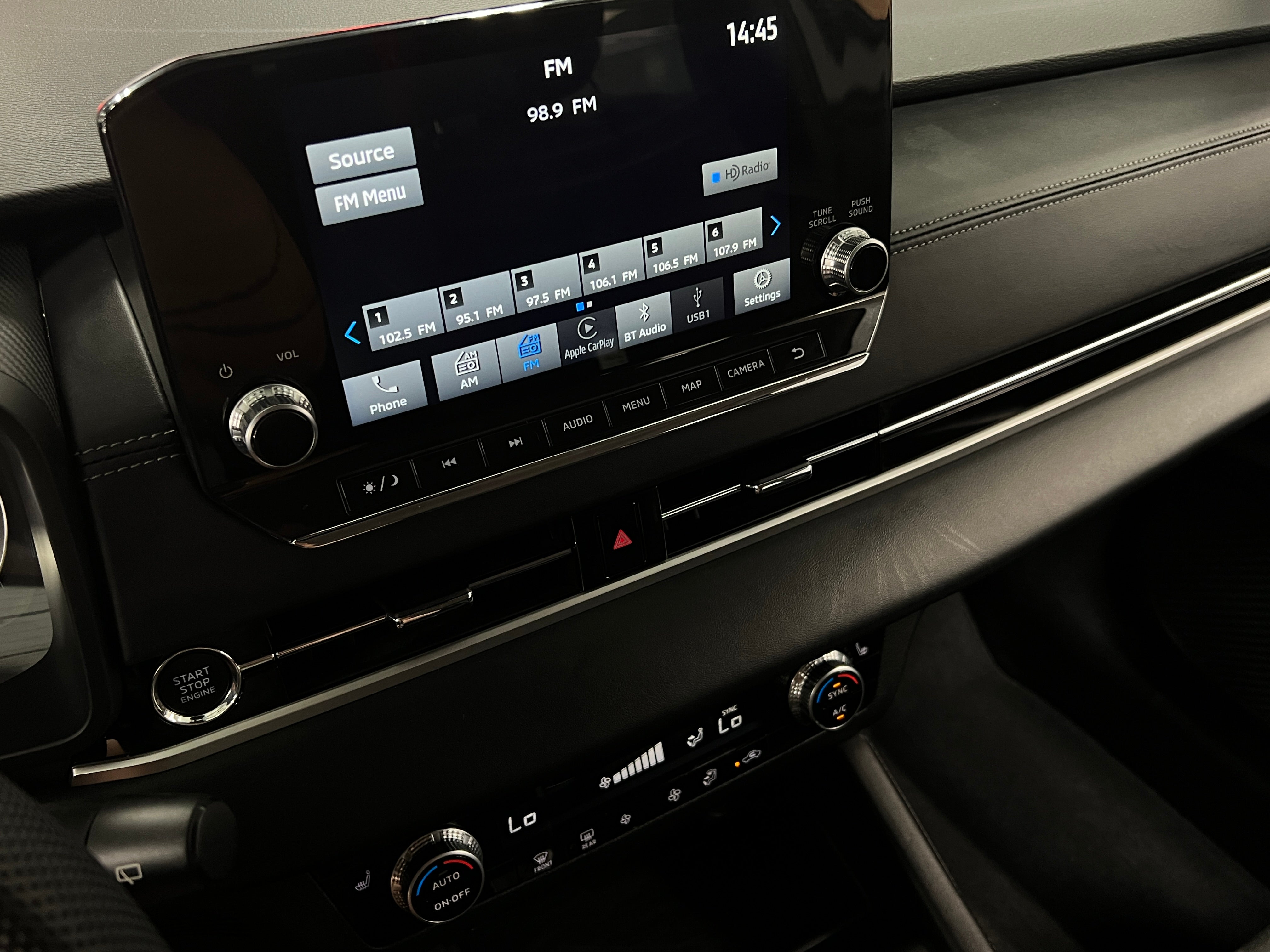 2023 Mitsubishi Outlander SE 3