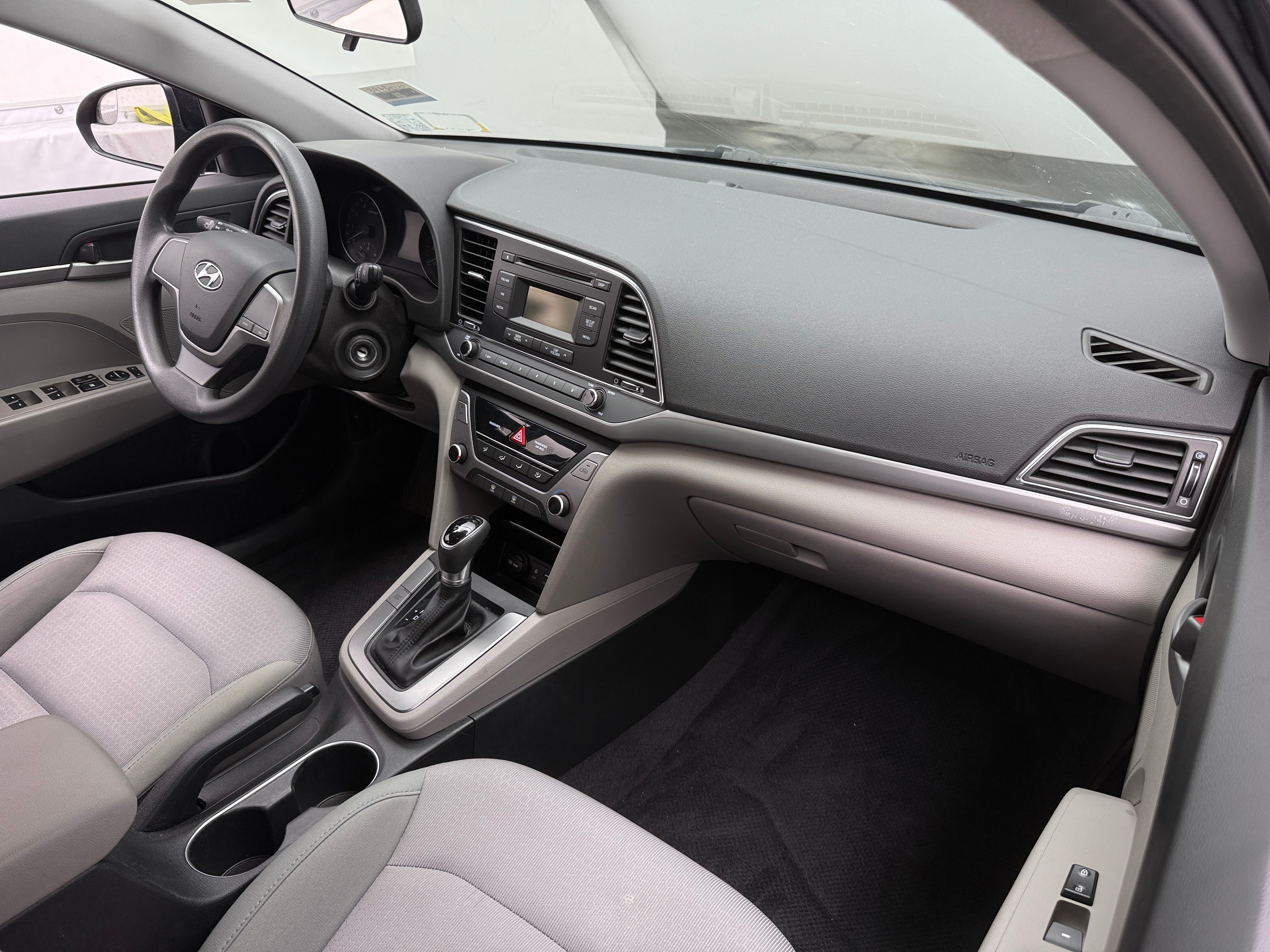 2017 Hyundai Elantra SE 3